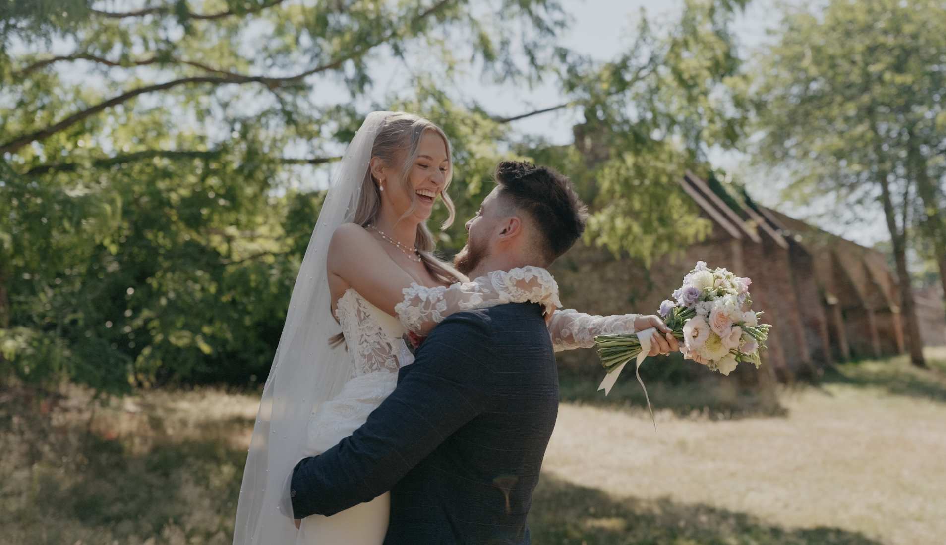Ufton Court Wedding Videographer | Sophie &amp; Sam's Berkshire Wedding