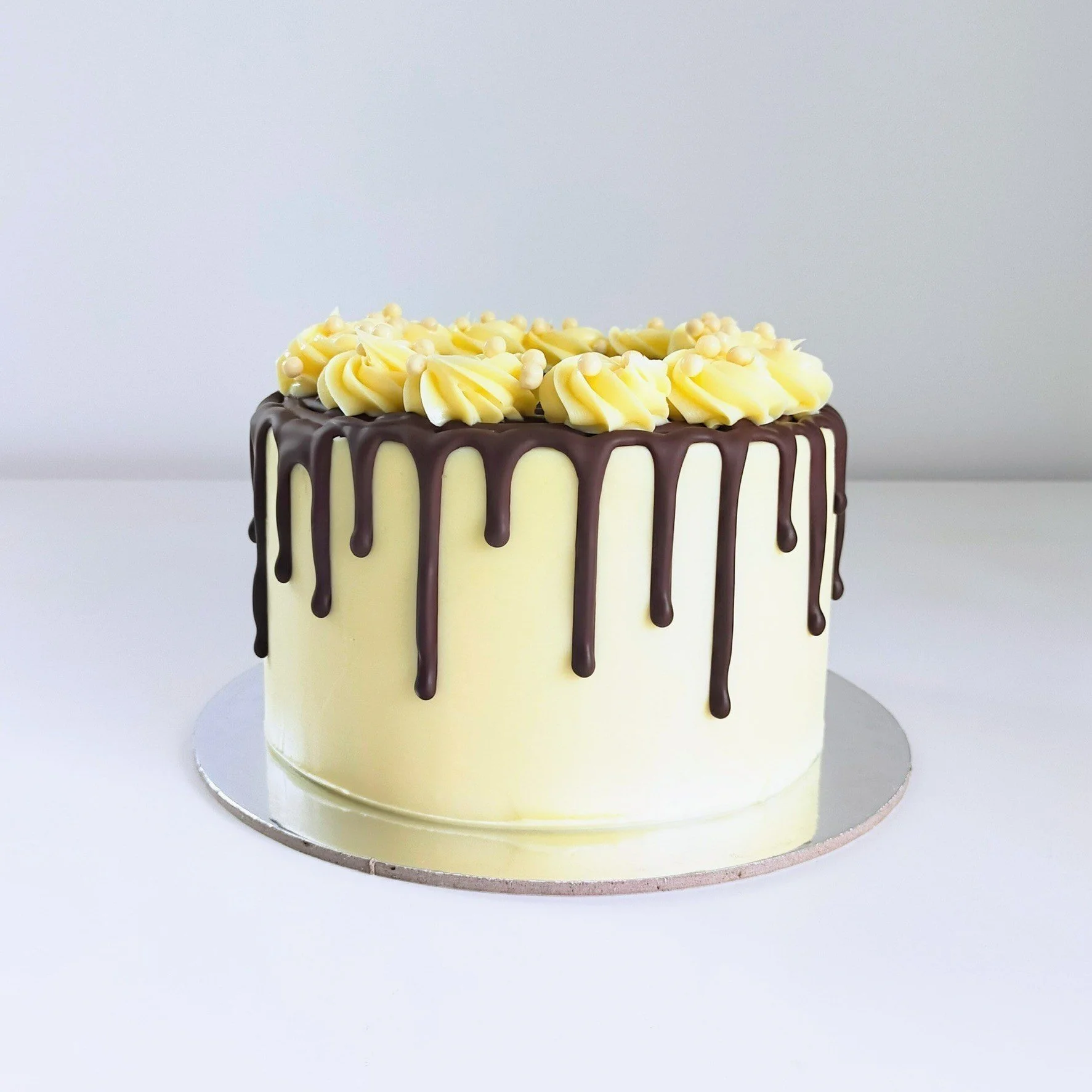 6" Standard with Choc Drips