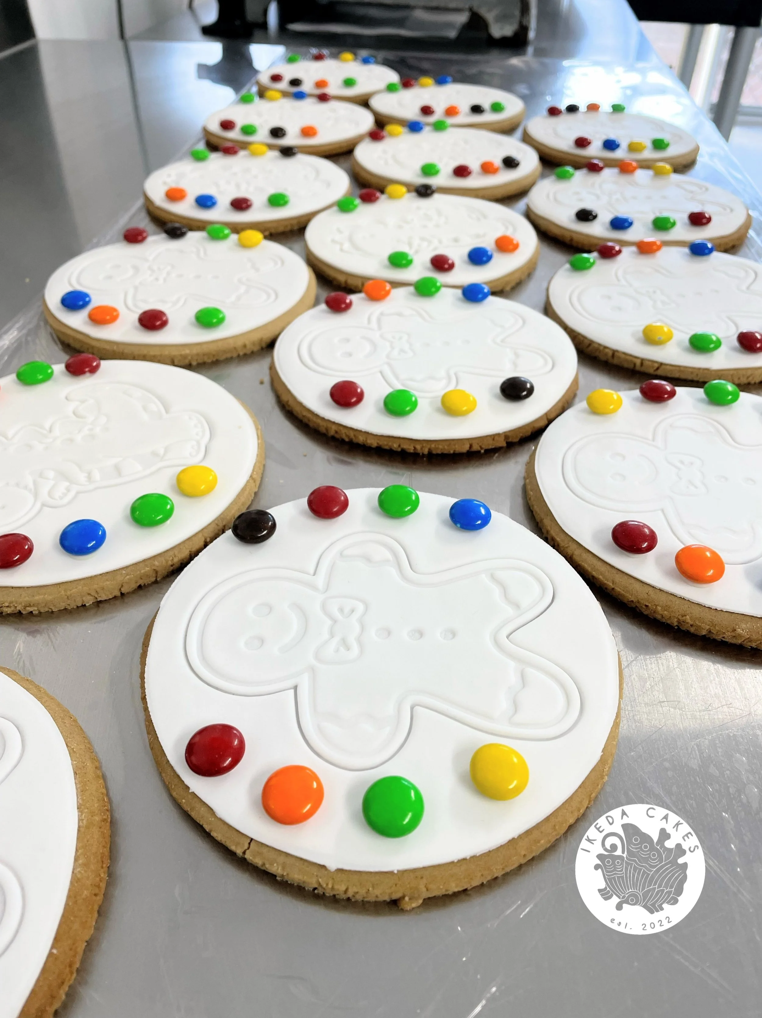 DYO gingerbread2.JPG