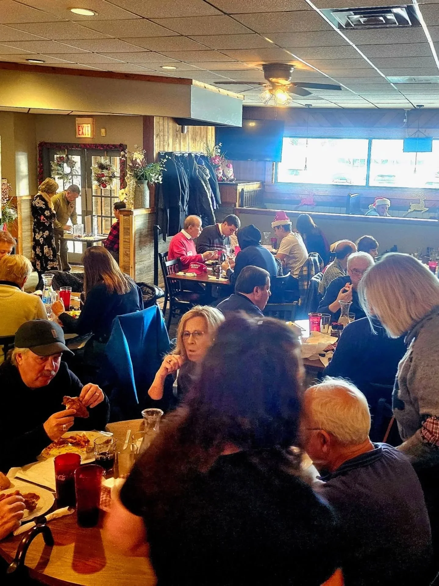 The one-and-only Schaumburg Township Republican Organization held it's annual Christmas party yesterday and I was delighted to attend 🎄 Besides eating delicious pizza and fried chicken at Rosati's on Wise Road, we collected over 100 toys for Toys fo