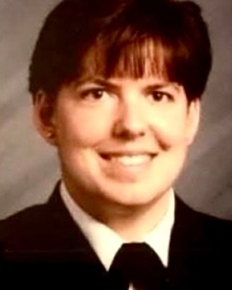🇺🇸Happy Memorial Day!🇺🇸
My family had three generations of sailors; my grandpa, my mom, and my older brother! ⚓️
Today we celebrate their dedication to protecting serving our country. My mom served in the US Navy as a lieutenant and teacher for