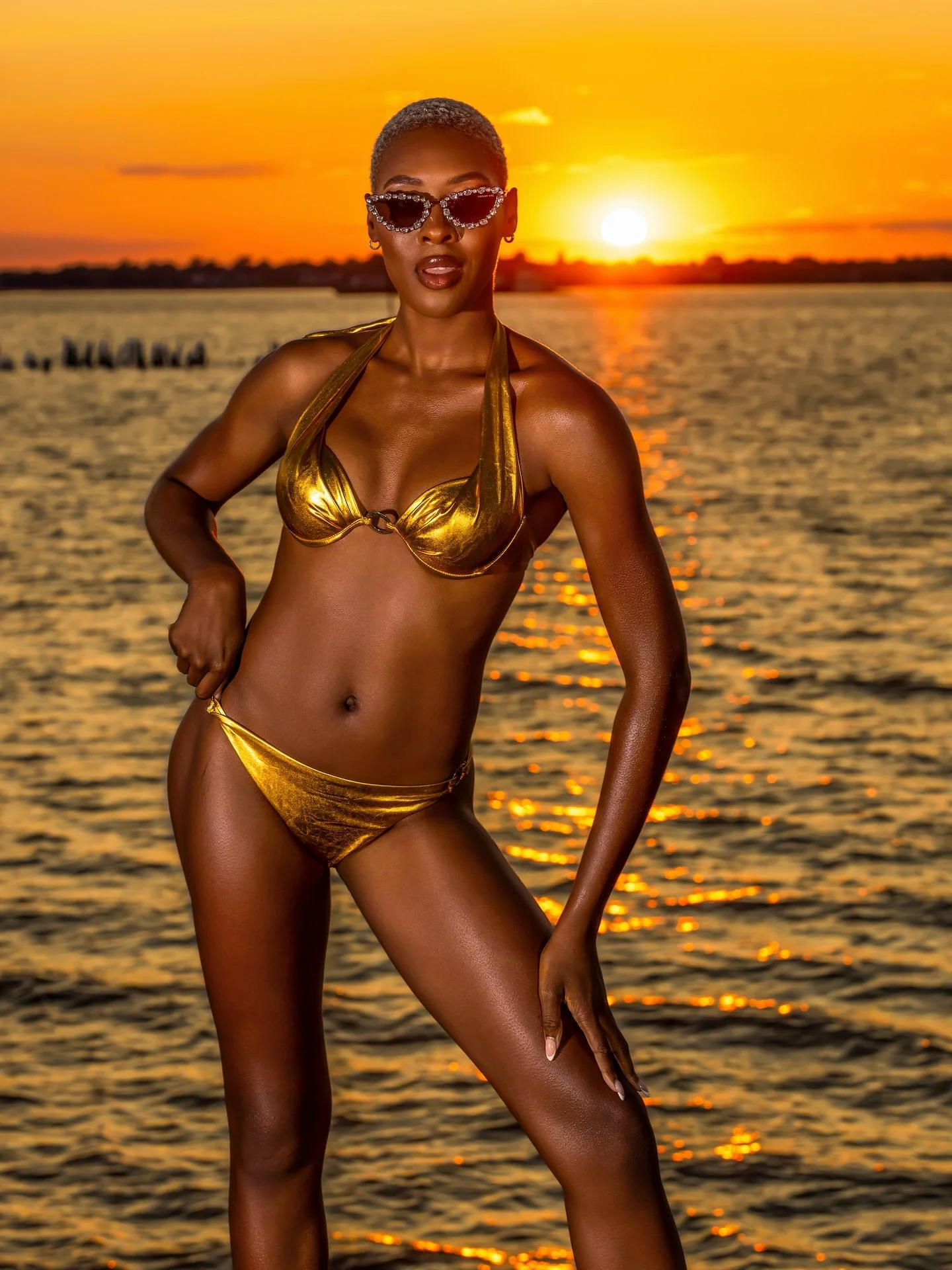 Serving heat, hotter than the sunset 🌅 

Photography Sponsor: @rezanationstudio
Swimsuit Sponsor: @vizcayaswimwear 
Accessory Sponsor: @februarynineus 
Makeup Artist Sponsor: @steph_stilos 
Beauty Cosmetic Sponsor (lip gloss): @bh.hmua
