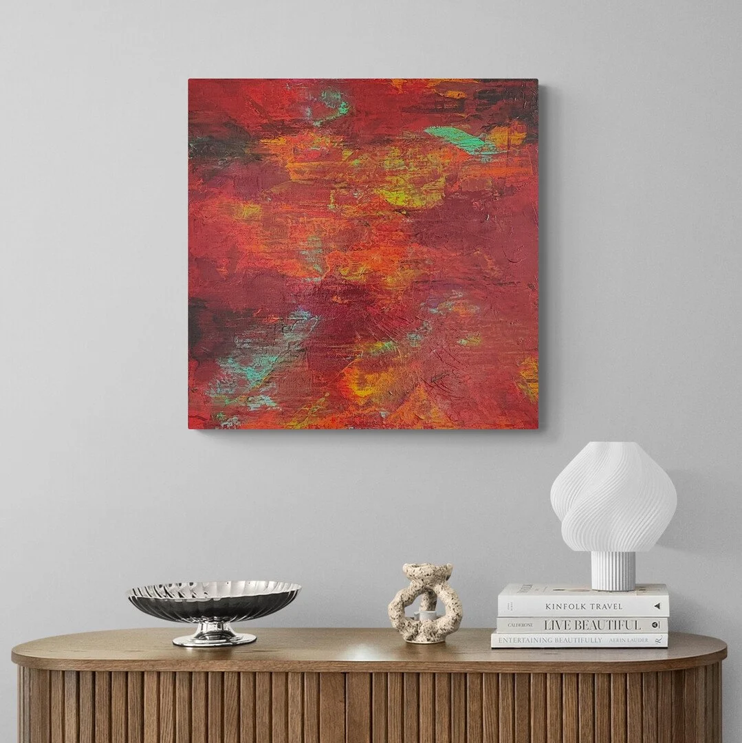 wooden-cabinet-with-fancy-lamp - Copie.jpg