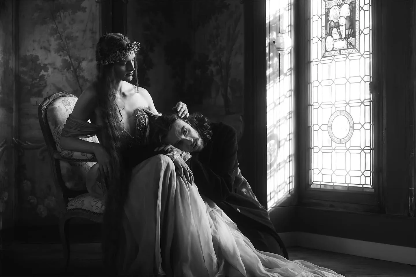 "Don't be afraid of the shadows"
 @danielmurtaghphoto insight from the workshop. Applying this to photography, it's about embracing contrast and depth!
Models: @camillemervinleroy & @lulu_nl76 
Dress : @mywony_atelier 
Hair and makeup