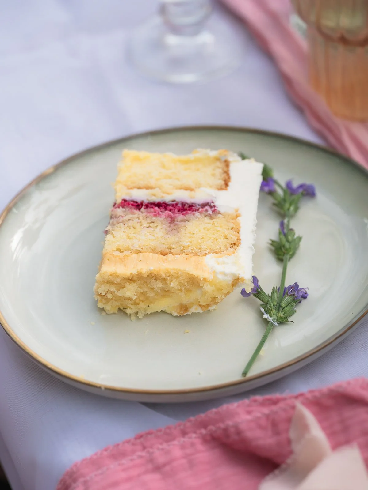 Wedding cake by a Loire Valley wedding photographer in Angers and Saumur