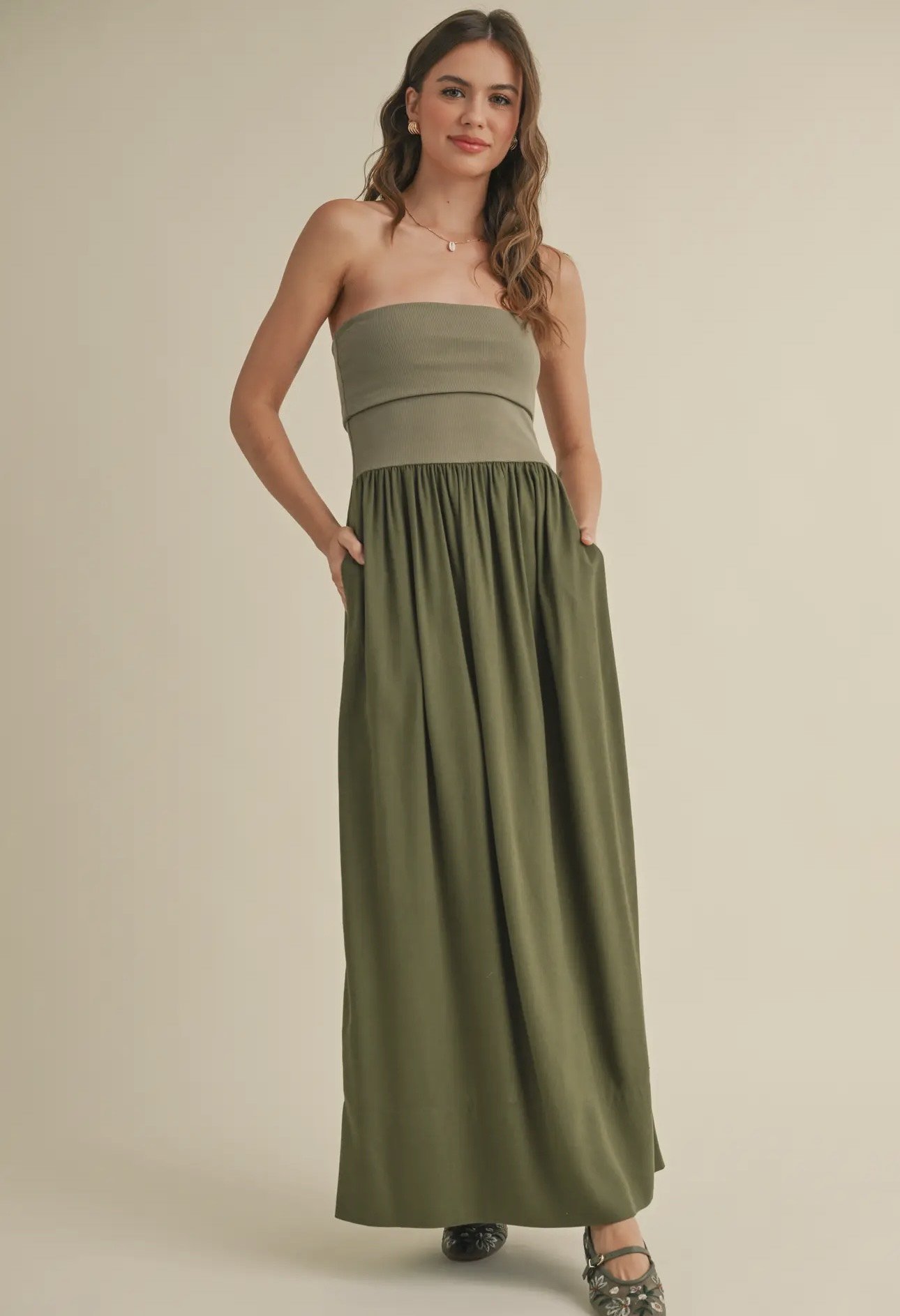 The Mila dress in Olive