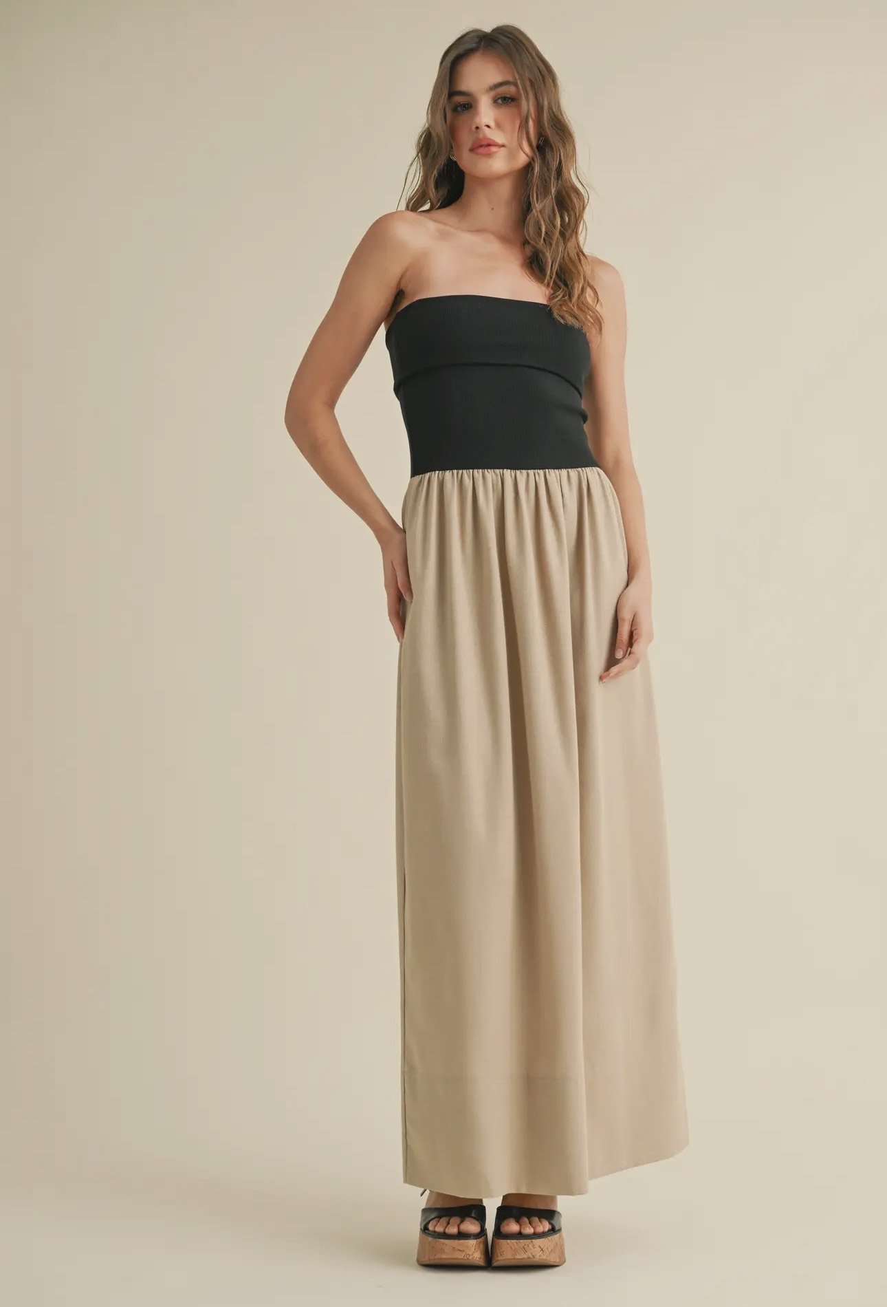 The Mila dress in Black & Tan