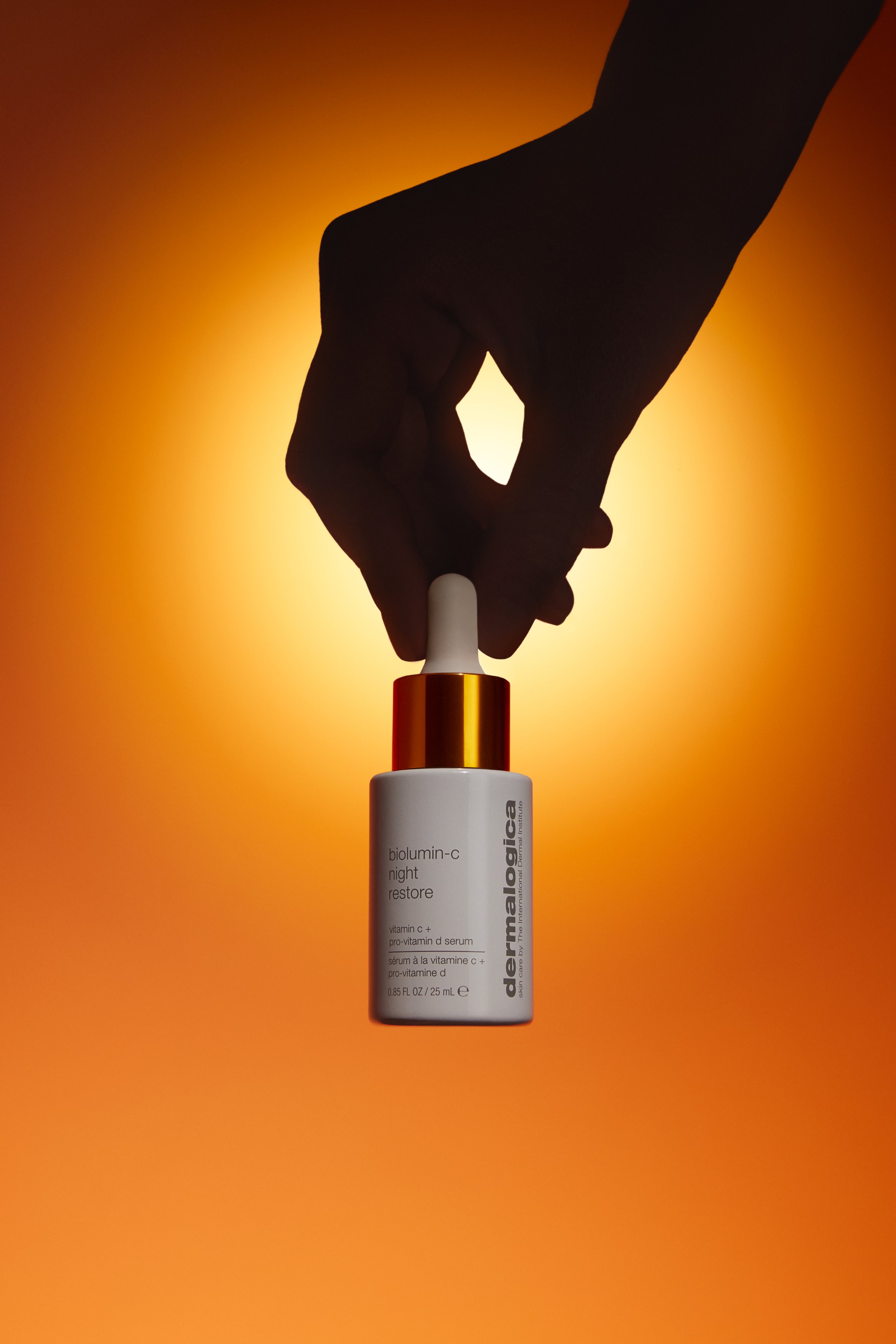 240321_Dermalogica_13_Bottle_Hand_413_FINAL_sun.jpg