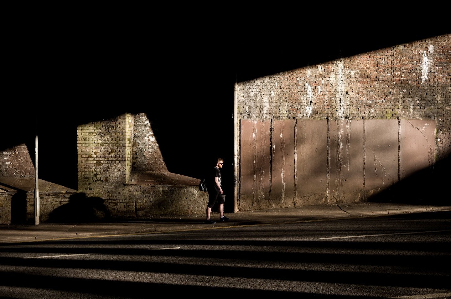 Light breaks in. 

#streetphotography #quietlight #moodytones #environmentalportrait #urbanstillness #photooftheday #lightandshadow #momentinbetween #fineartphotography #observedlife