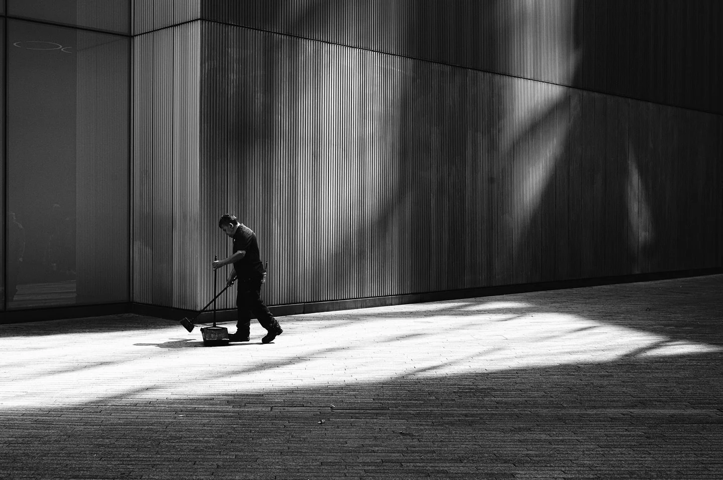 Space to breathe 

#StreetPhotography #BlackAndWhitePhotography #BNW #StreetLife #StreetPortrait #LeicaPhotography #LeicaCamera #LeicaStreet #LeicaM #LeicaLove #StreetPhoto #DocumentaryPhotography #StreetShot #StreetStyle #StreetPhotographyInternatio