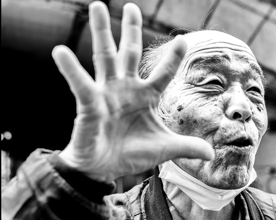 Somewhere in the middle 

#frontcurtainflash #voidtokyo #leica