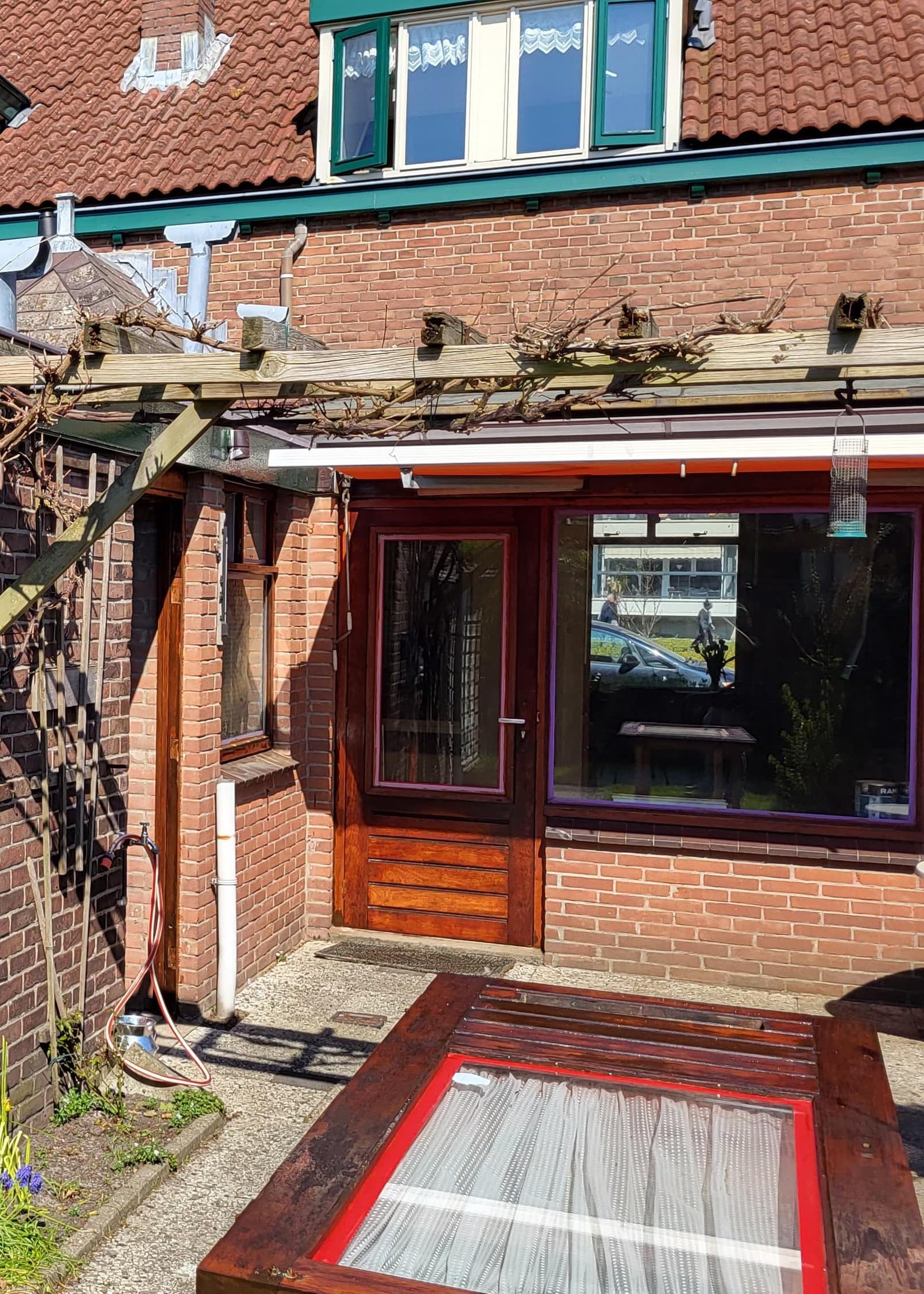 Kozijnen in de lak_George Eenmansklussen.jpeg