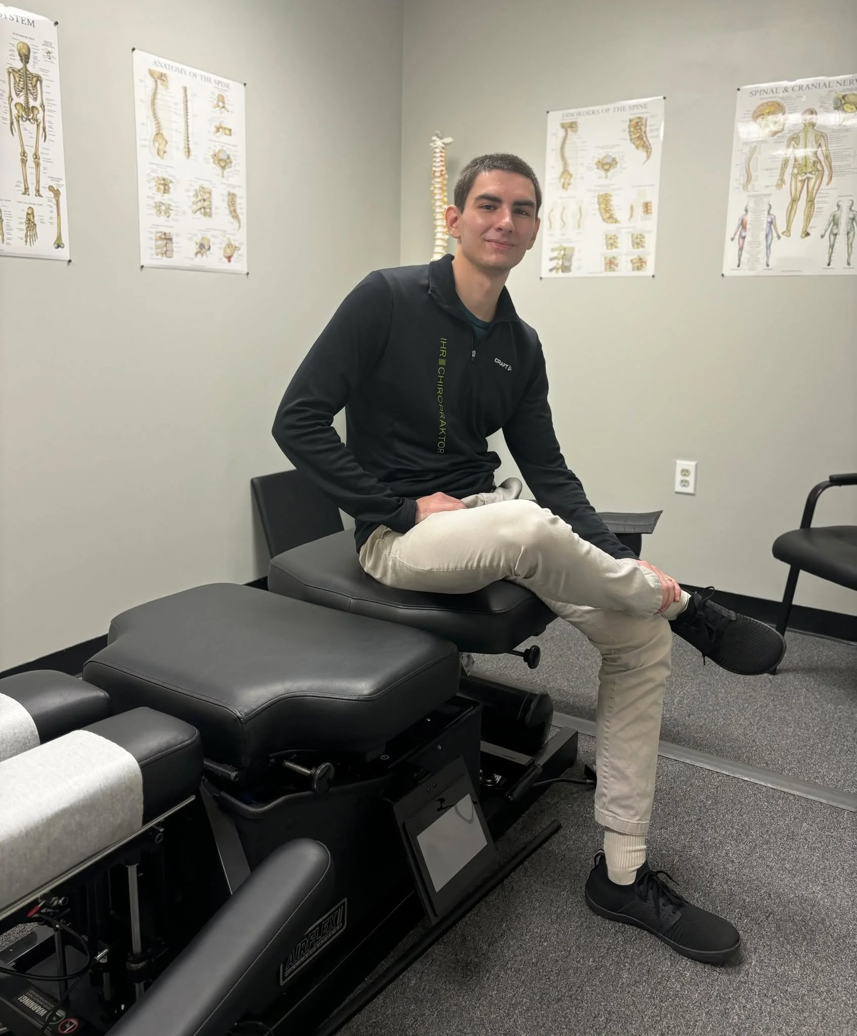 Every new day gives you a new chance to take care of yourself, and that includes your spine. Whether it&rsquo;s to be in  less pain, wanting better posture, or just aiming  to feel more like YOU again &ndash; Dr. Cole got your back! 😉

Call or text 