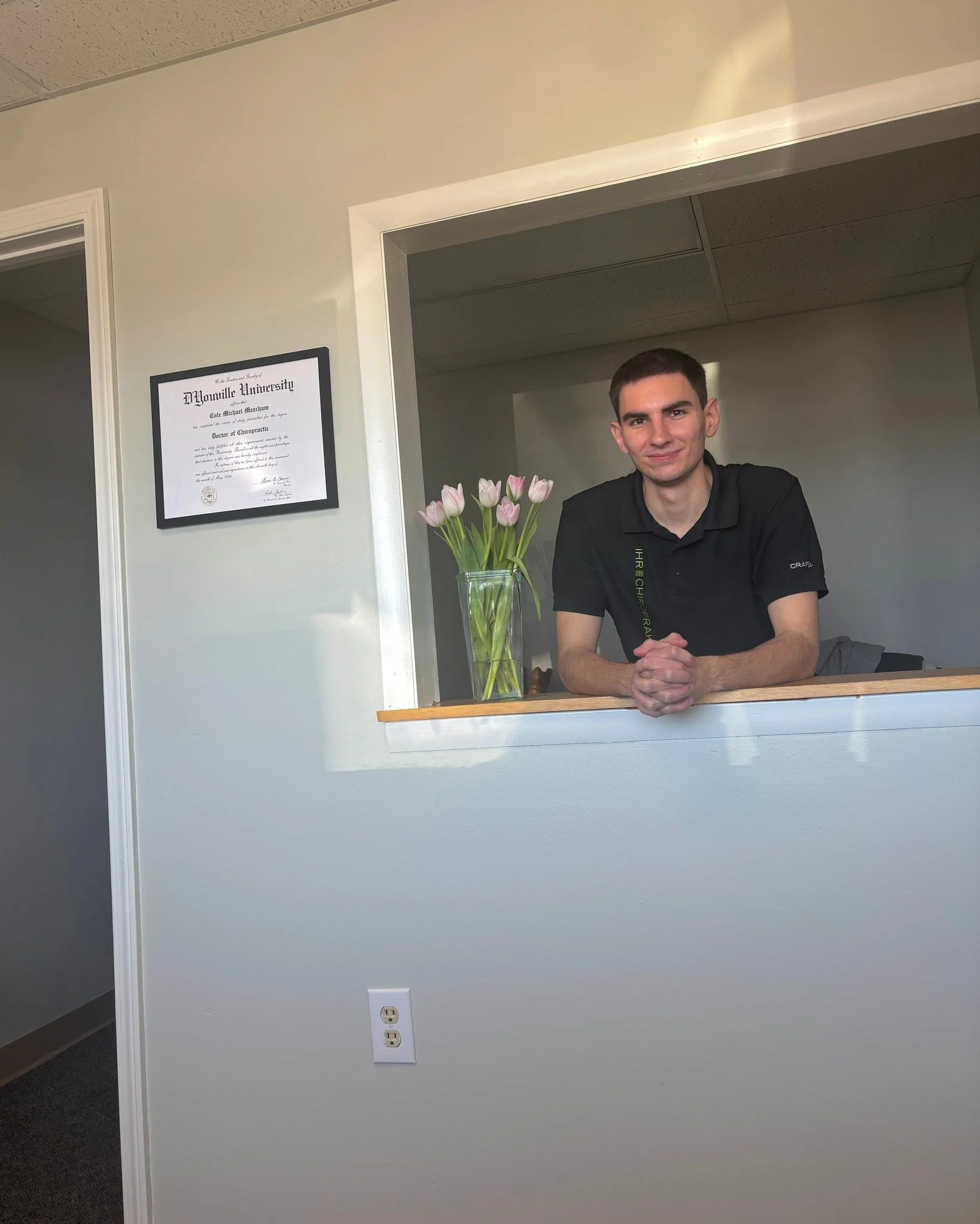 Are you experiencing back or neck pain, heachaches, sleep issues, stiffness or muscle pain? Chiropractic care can not only help with those symptoms but could also prevent future flair ups from happening ... 

Text/ call (315) 261-4005 or book online 
