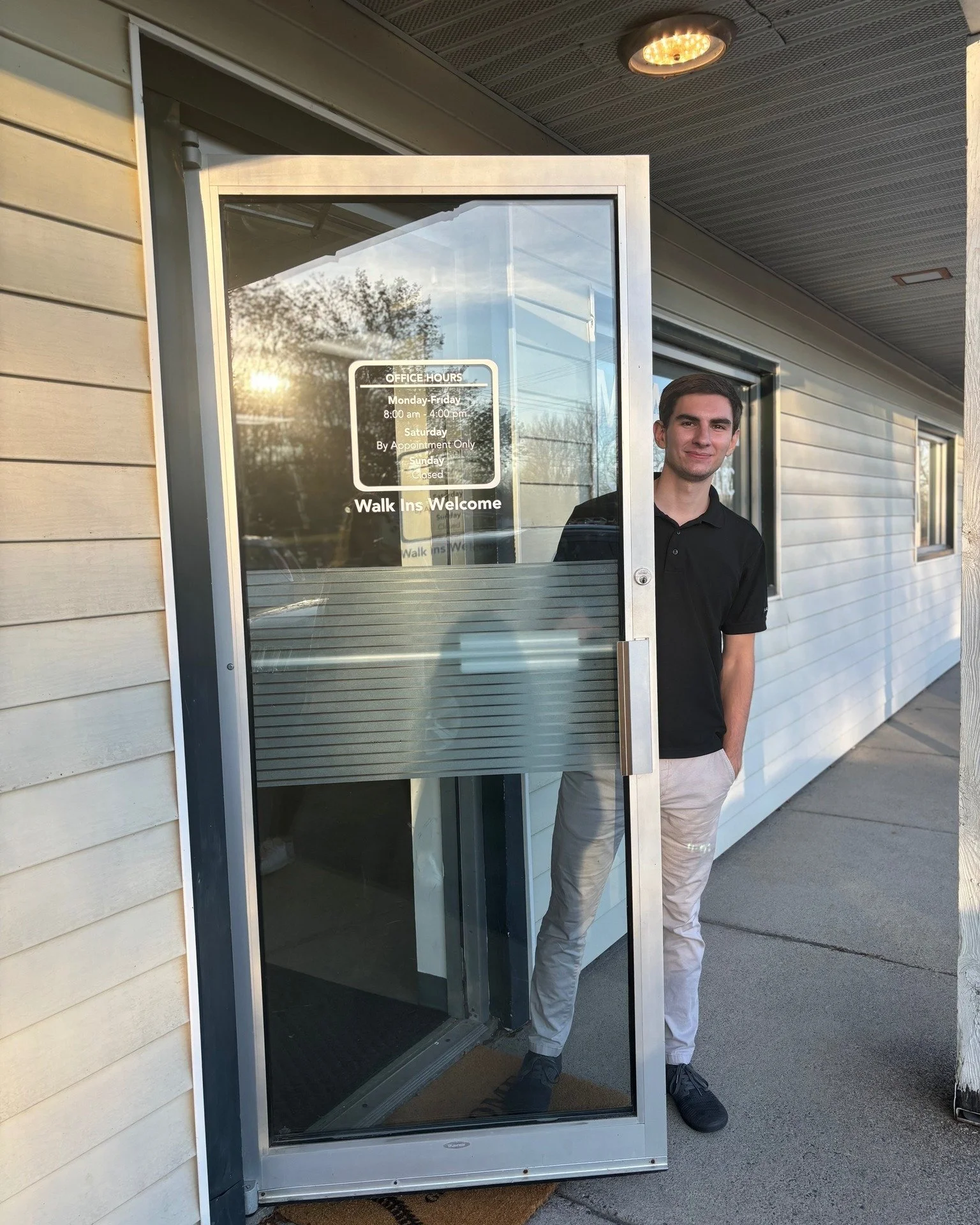 Happy Monday! Our door is open! Let's start the new week off right and make it a good one! 🩶