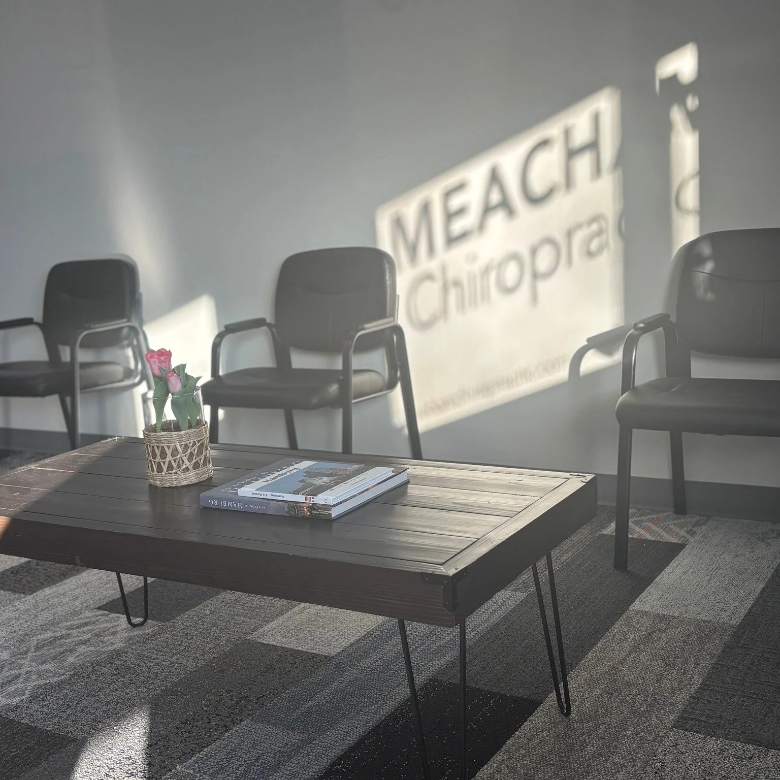 A little movement, a deep breath, and support for your spine can set the tone for the whole day ... wishing everyone a happy Weekend! 🏈