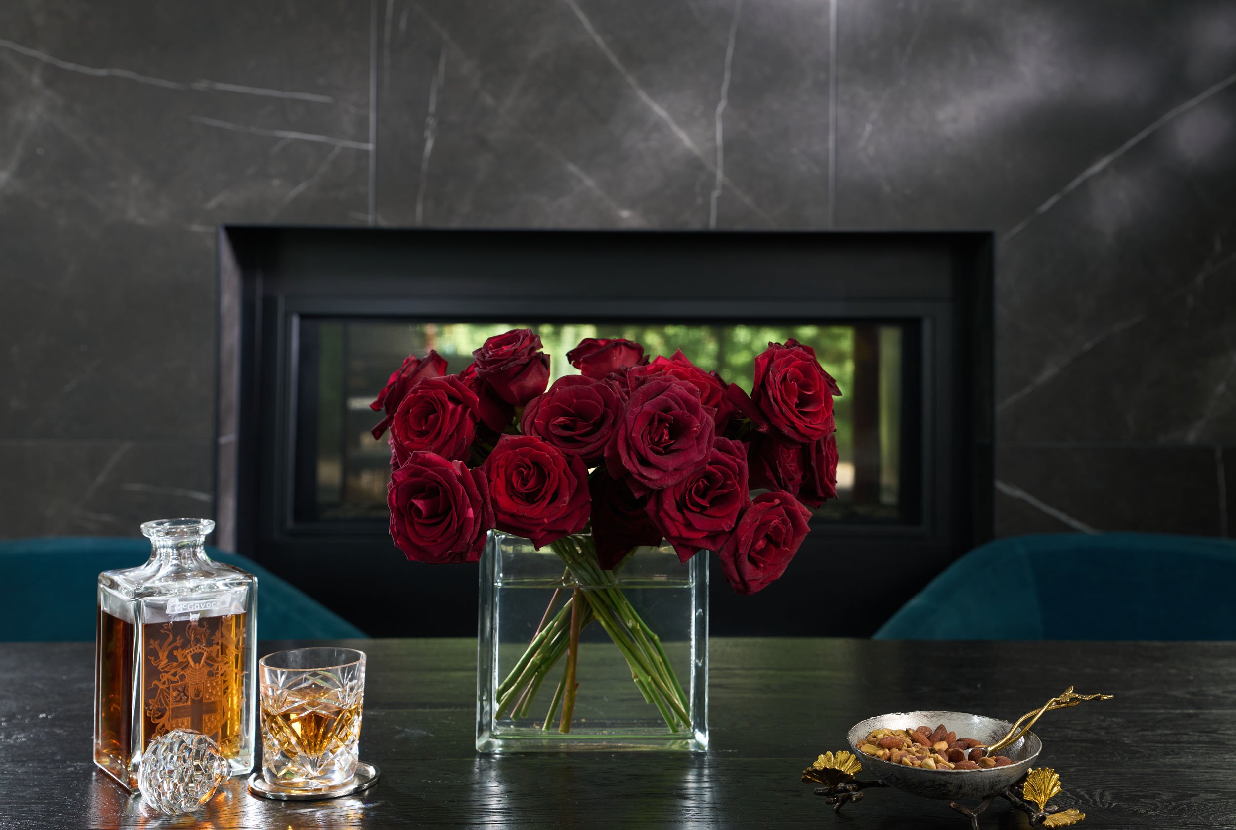 05.27_FRANCIS ROSE_LIFESTYLE_20_BLACK BACCARRA.jpg