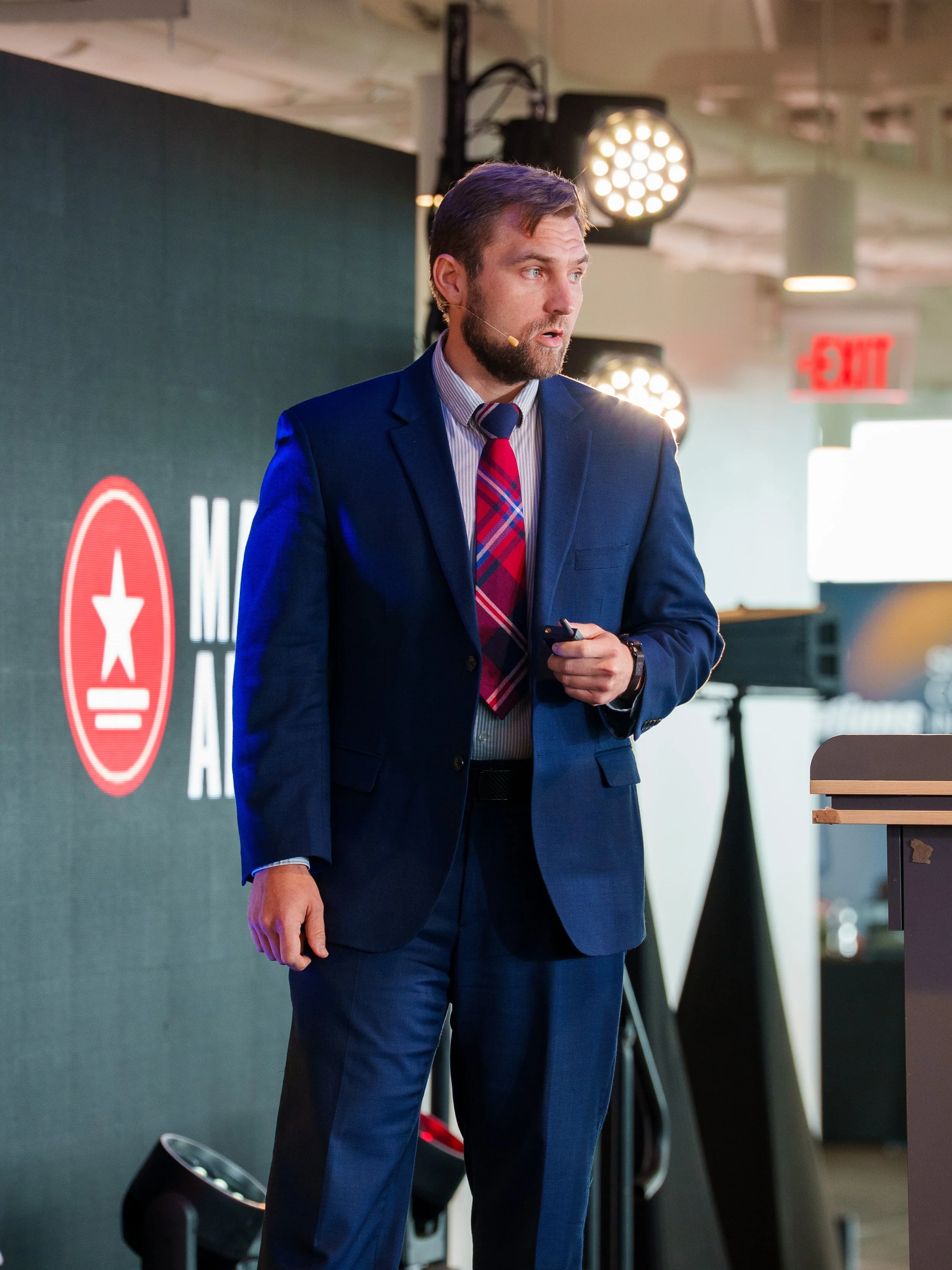 Event photography in Bentonville Arkansas of United States military CTO giving a speech.