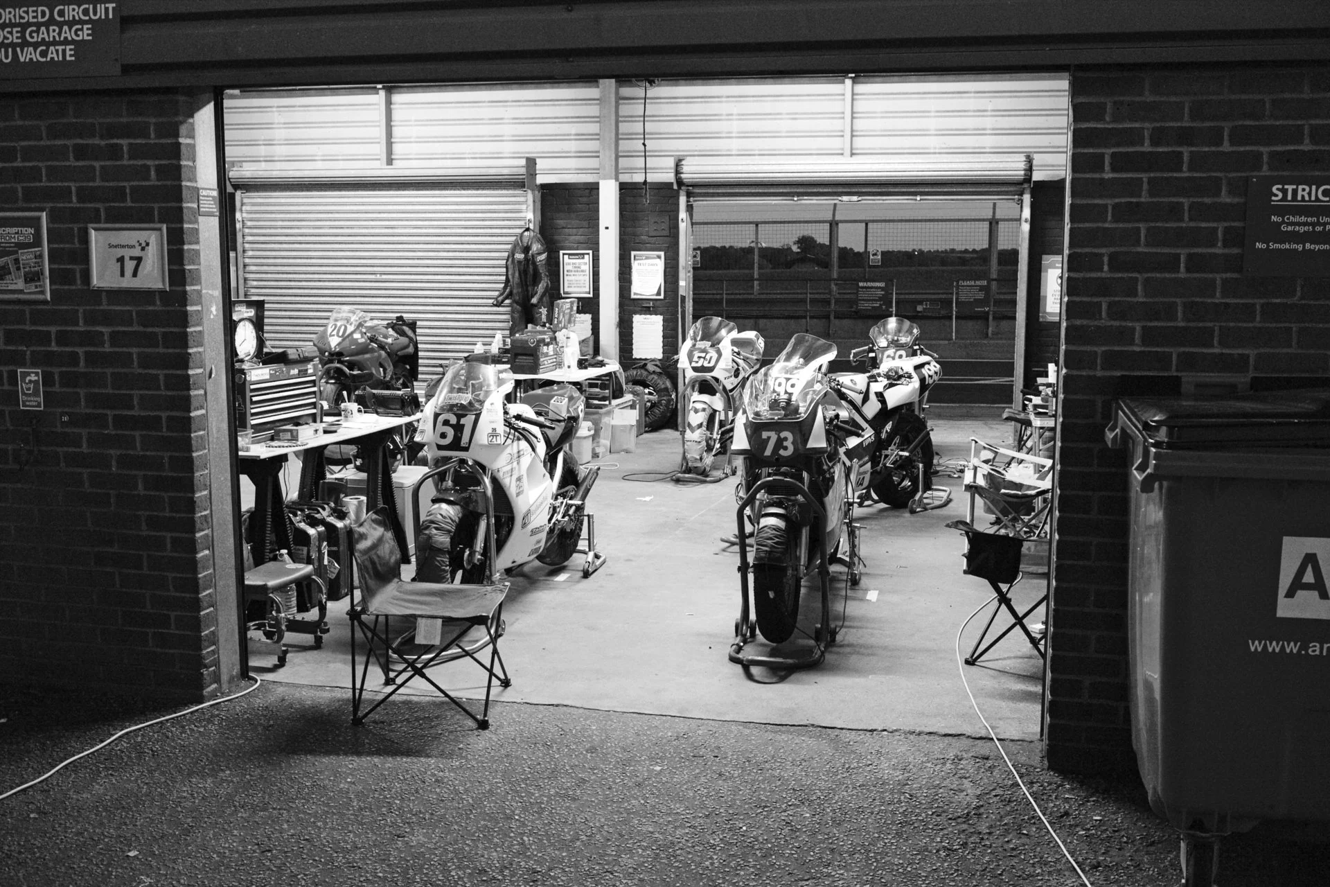 GarageAtNight_0007.jpg