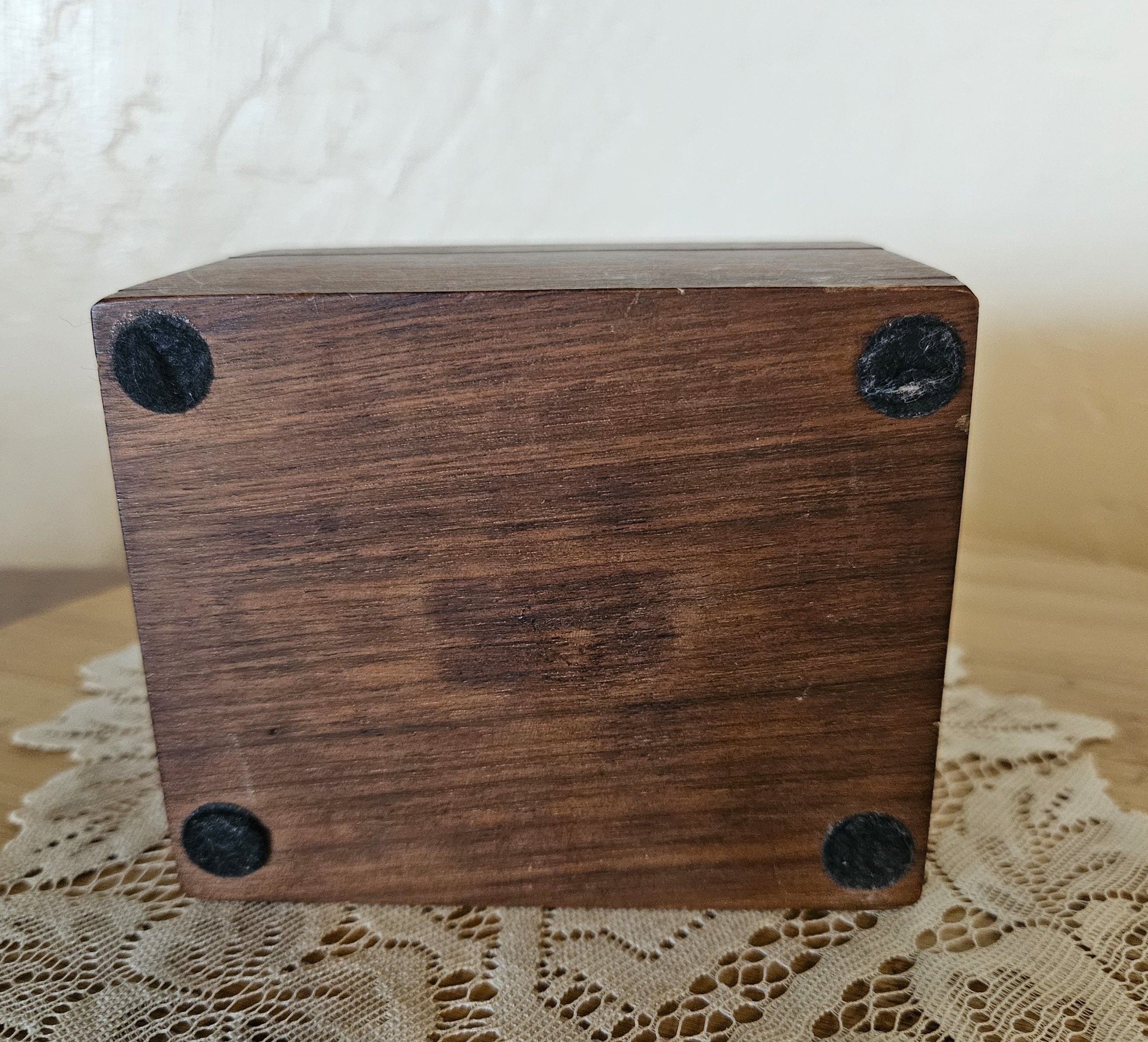 https://i.etsystatic.com/6813298/r/il/4f4b46/5708782214/il_fullxfull.5708782214_2e5d.jpg