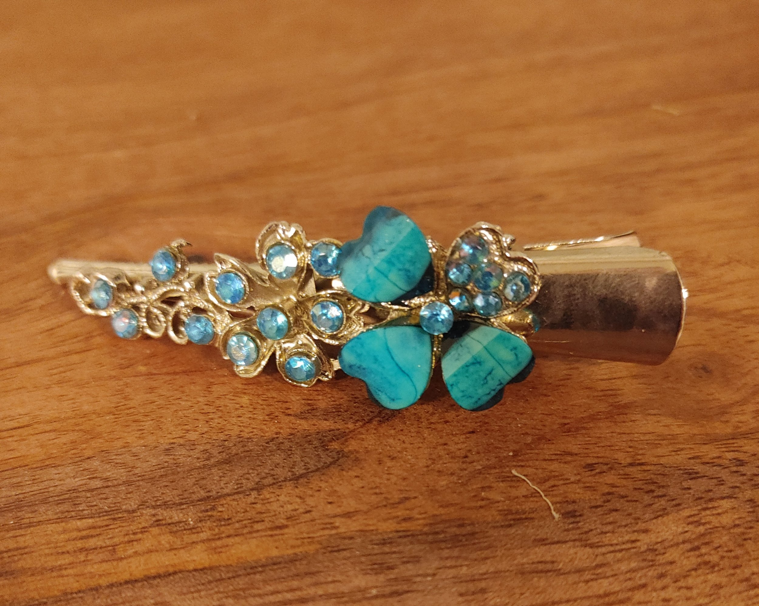 Bright Blue Stone Claw Hair Clip