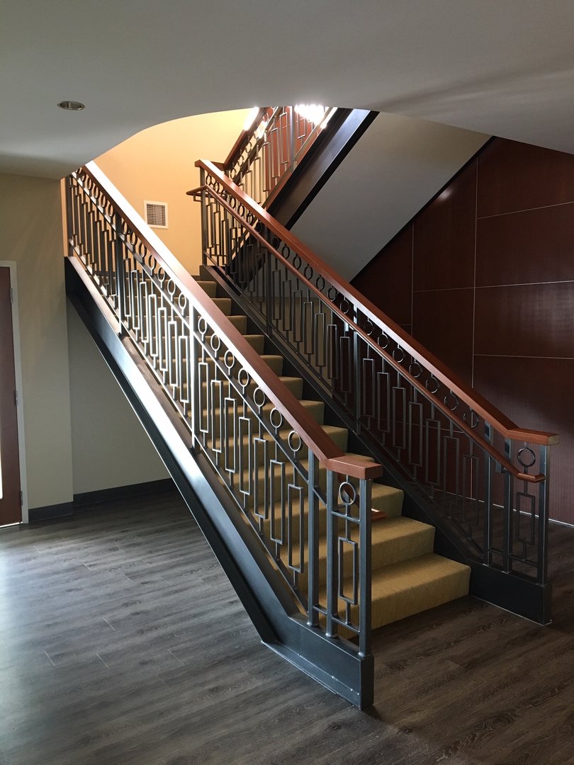 Comm_Int_Decorative_Picket_with_Wood_Handrail_2.jpg