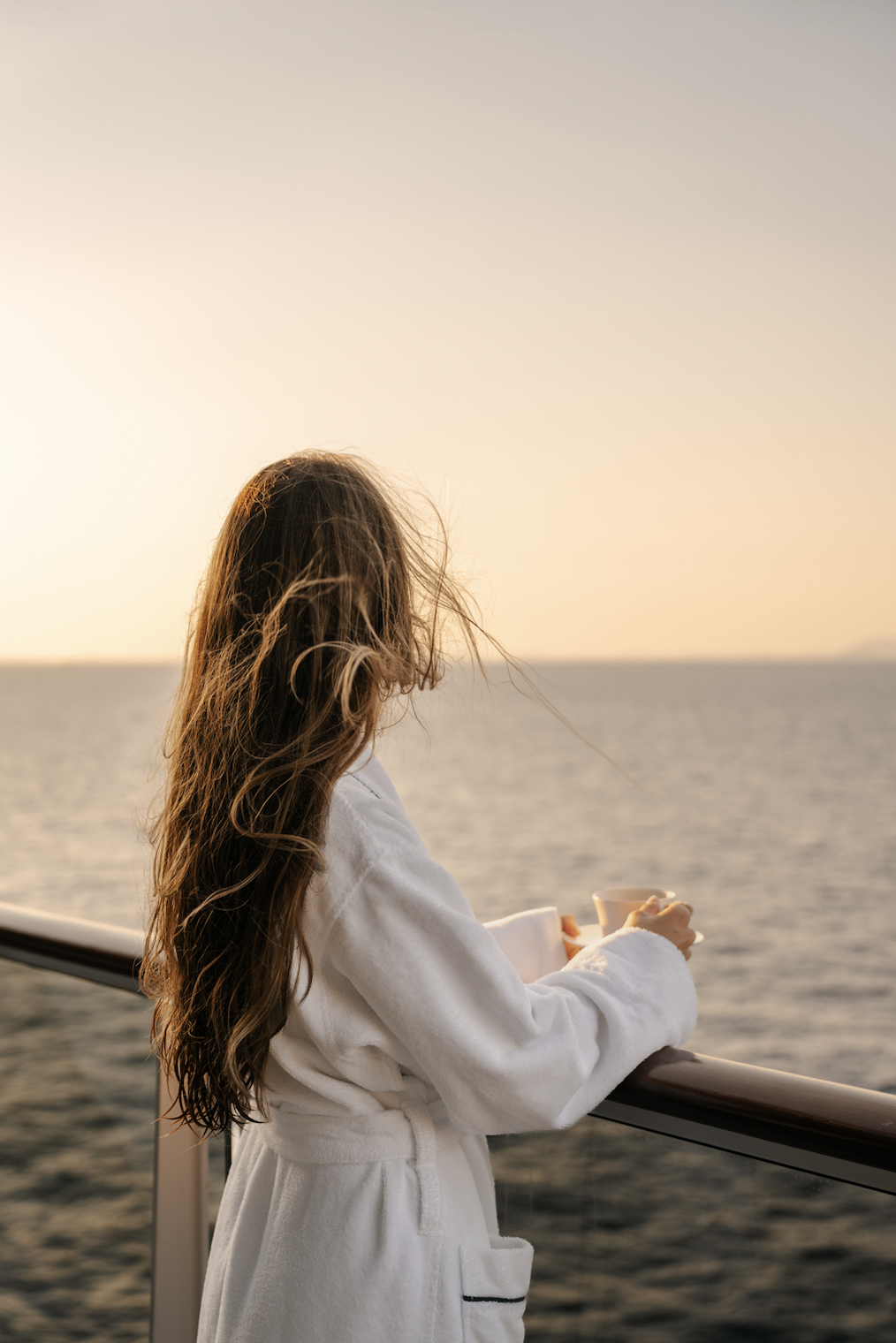 ilma-sailing-during-sunset