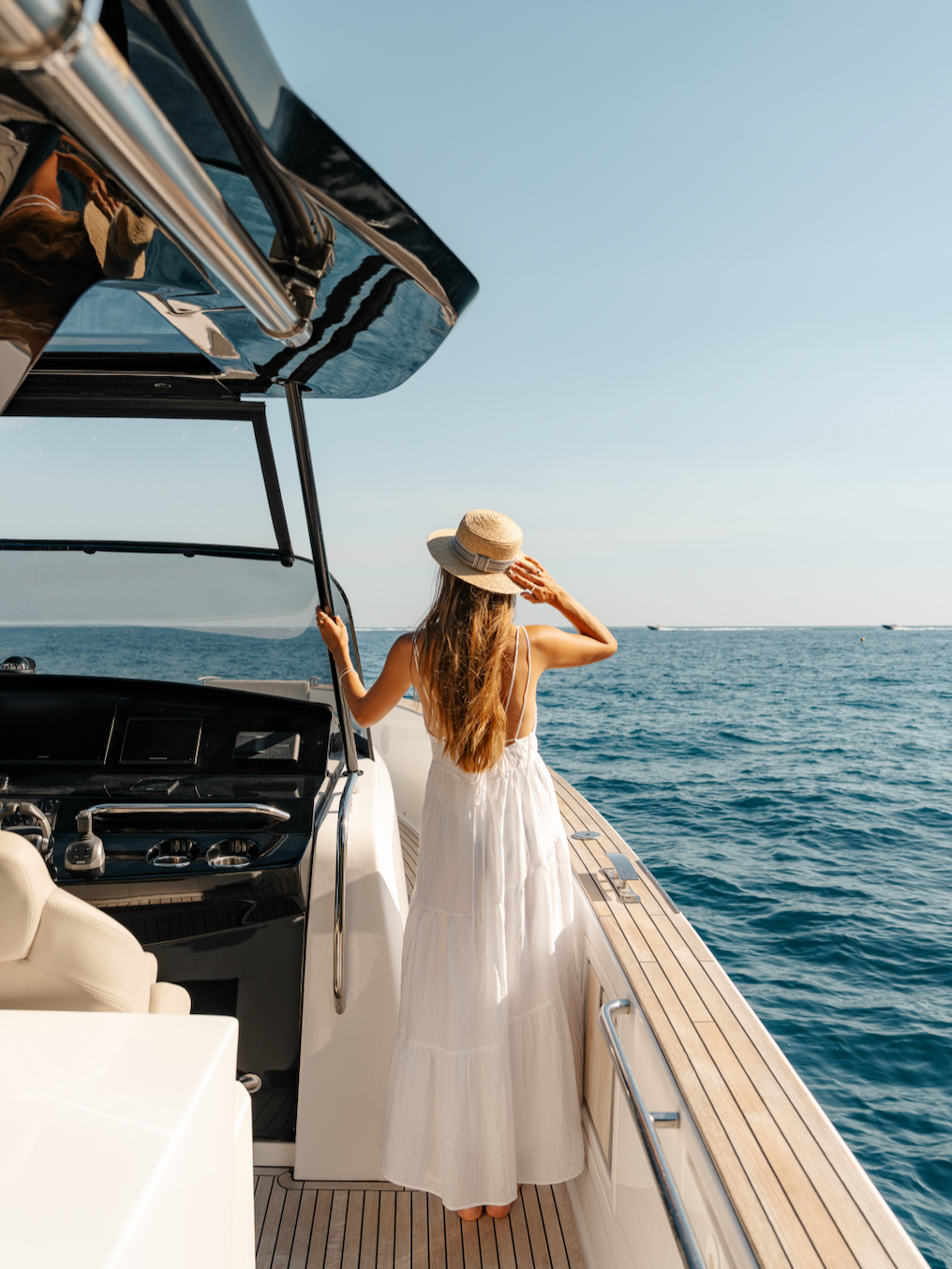 boat-trip-along-the-amalfi-coast