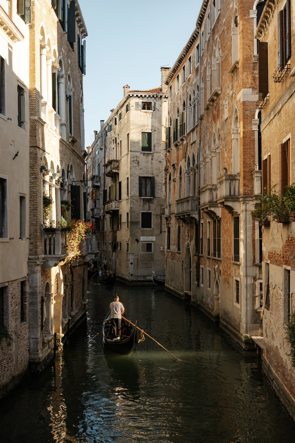 venice-gondola-canal
