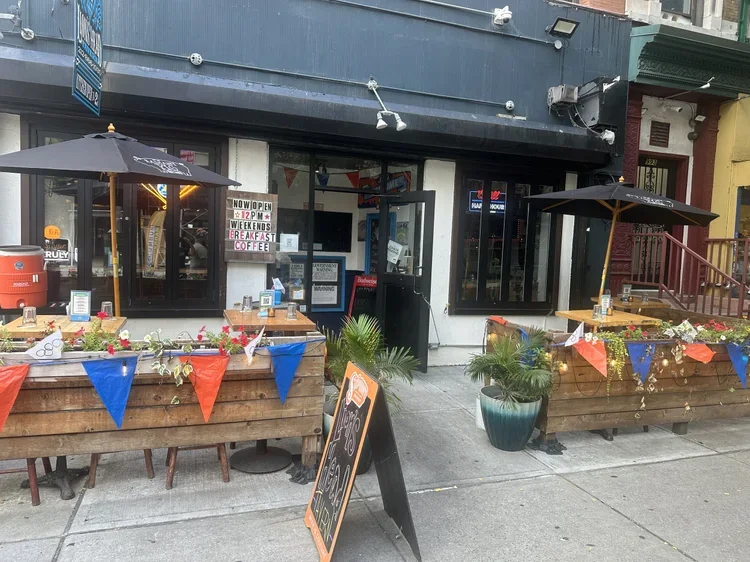 Meet up: Lion’s Head Tavern