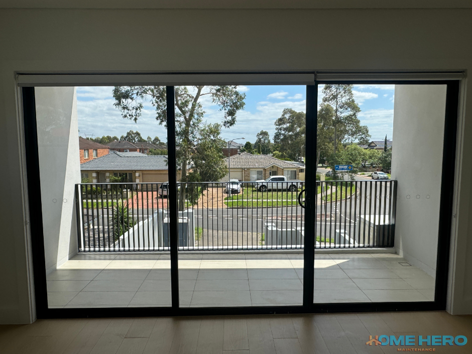 Entrance-end-of-lease-cleaning-sydney.png