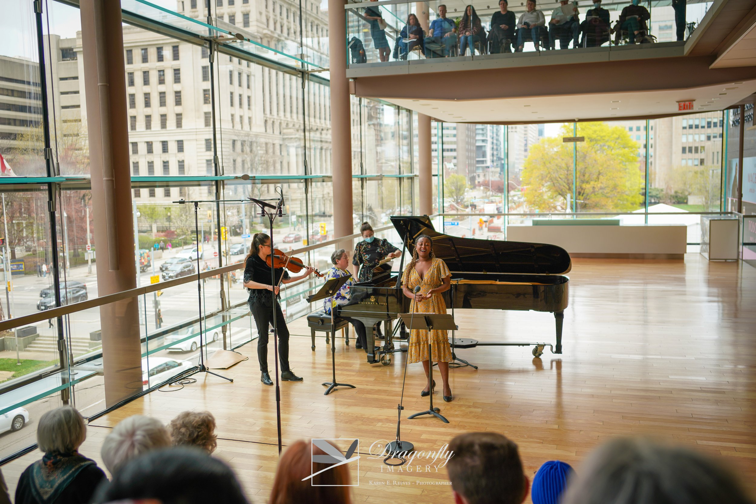 In Recital
Richard Bradshaw Amphitheater, Canadian Opera Company 2022
Queen Hezumuryango, Liz Upchurch (Piano)
📸 Karen E. Reeves - Dragonfly Photography