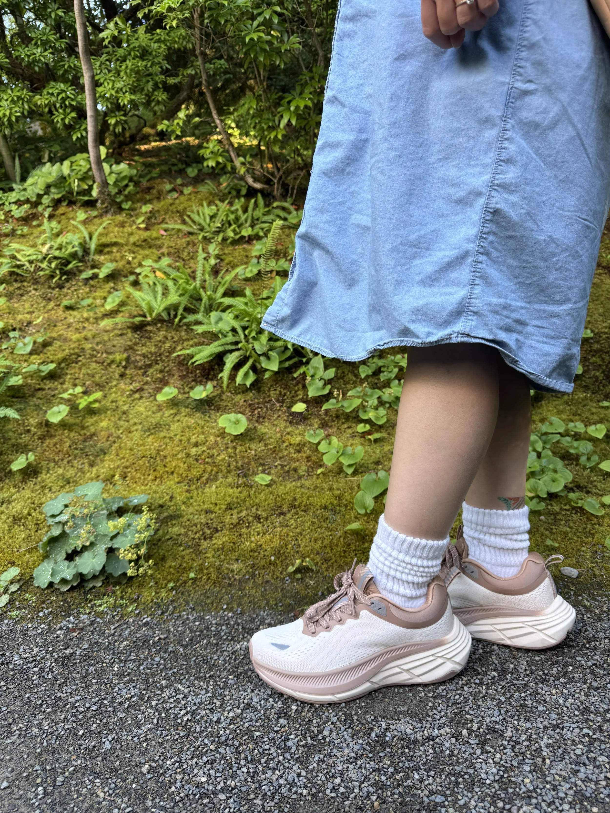travel gear walking shoes comfortable.jpg