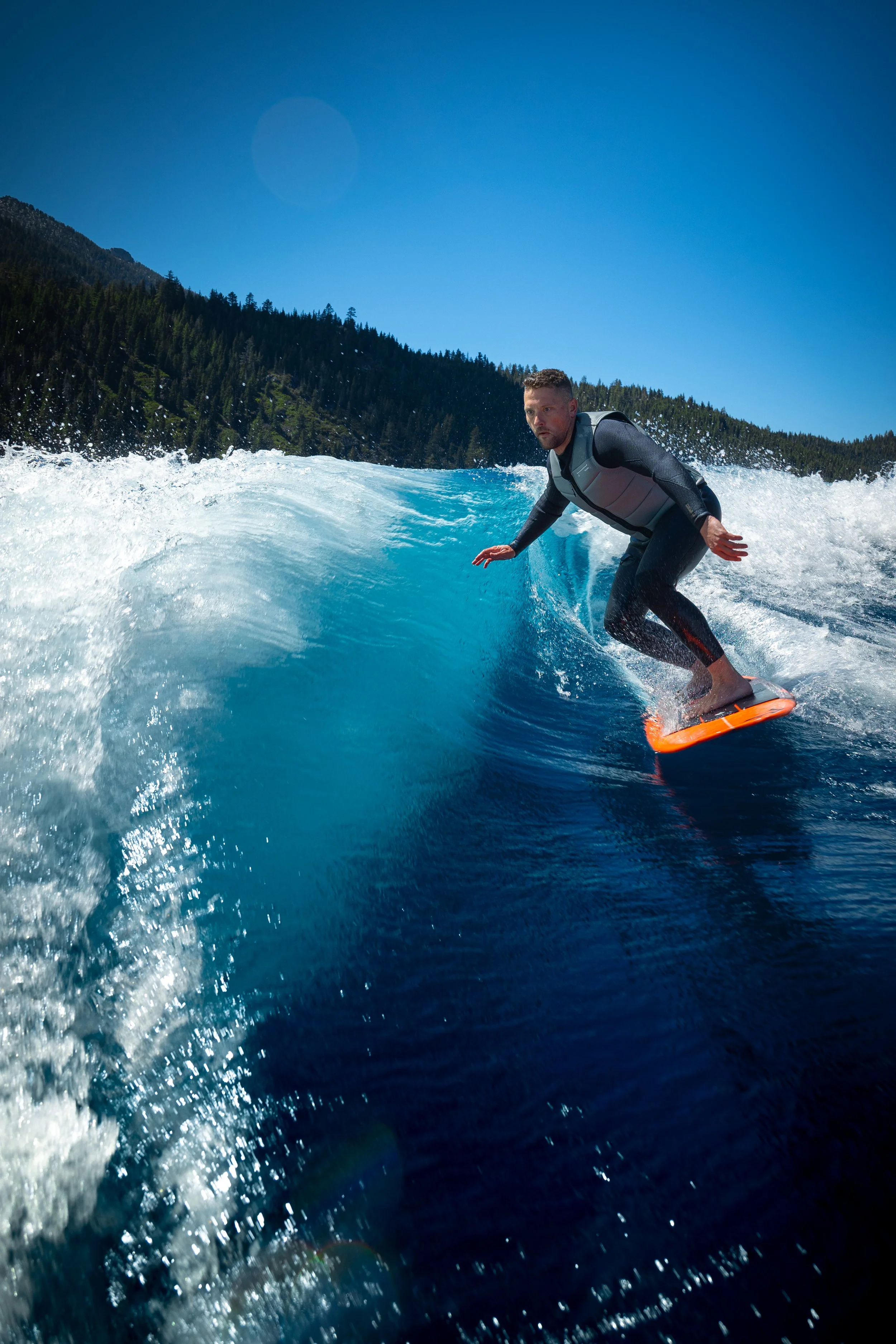 New for July: Introducing the Montara Surf Boss 25' – The Ultimate Lake Tahoe Boat Charter Experience
