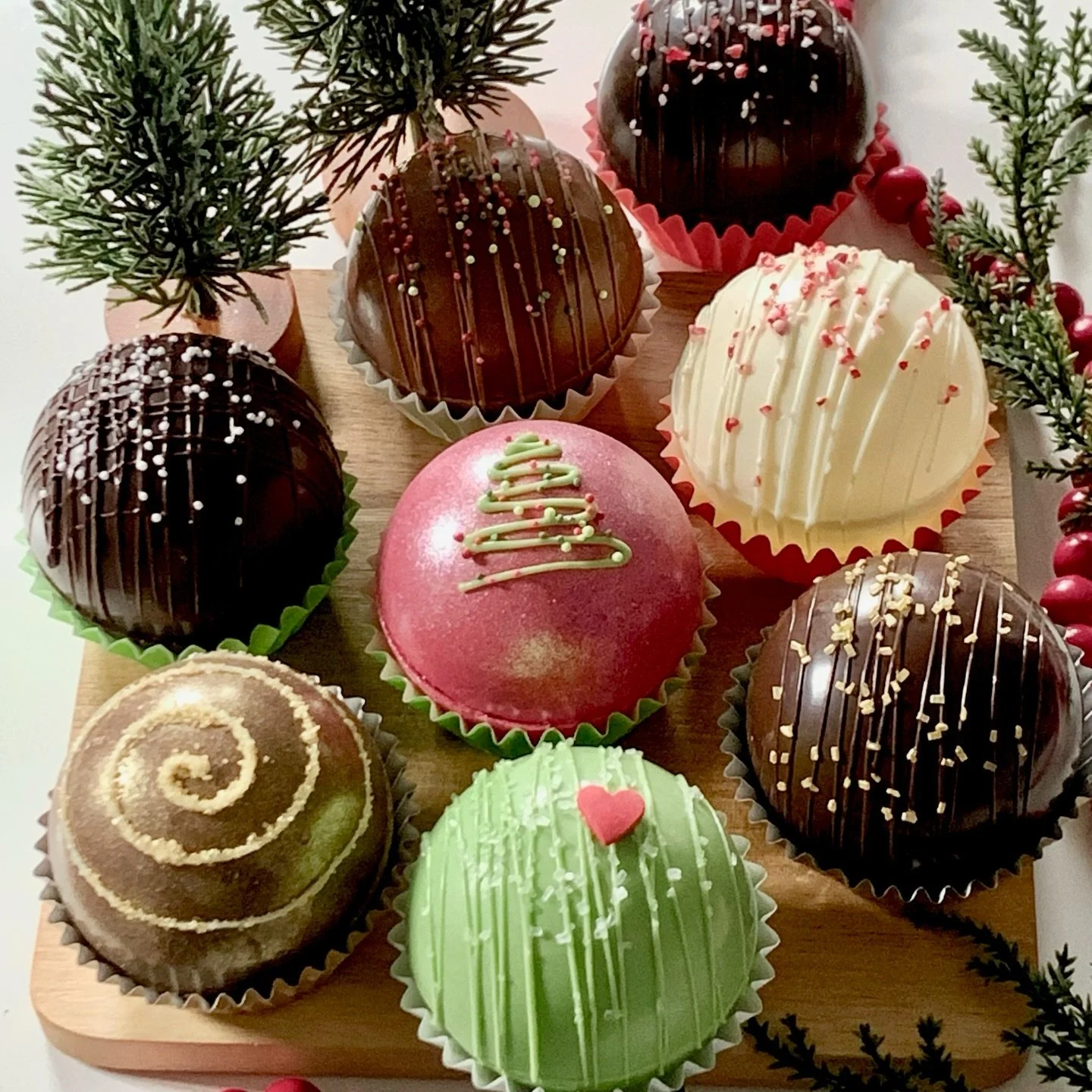 *CLOSED*

Hot Chocolate Bombs are HERE for the season 💃

Rich and creamy, these hot chocolate drinks will warm your bones on the coldest of nights 🤗

Flavors this year:

💣Milk Chocolate 

💣Dark Chocolate

💣Mexican Chocolate (hints of cinnamon an