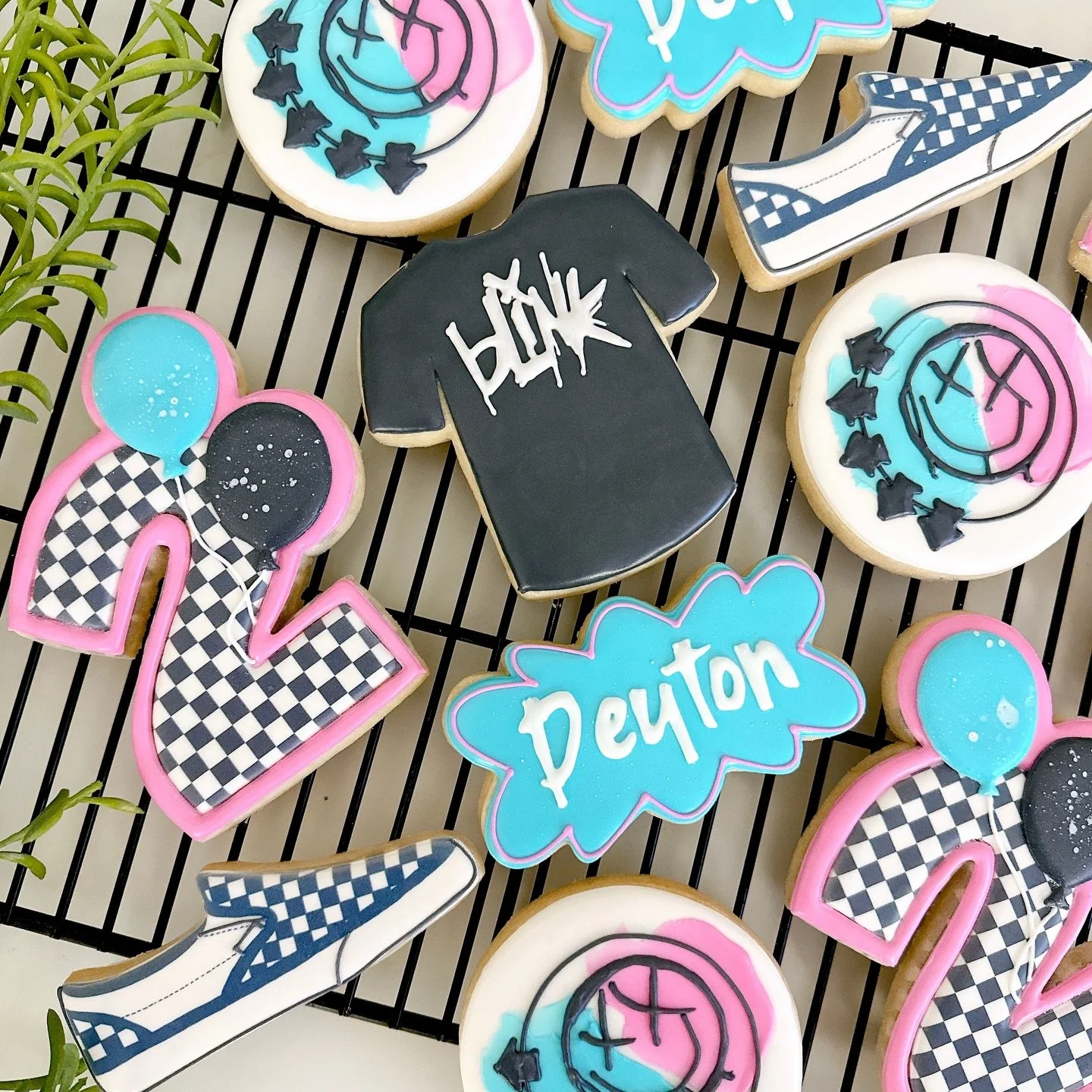 A 2 year old that loves Blink 182. How cute is that!?!? 

#Michellesbakingobsession #shoplocaldurham #durhamcookies  #smallbusinessdurhamnc #blink182