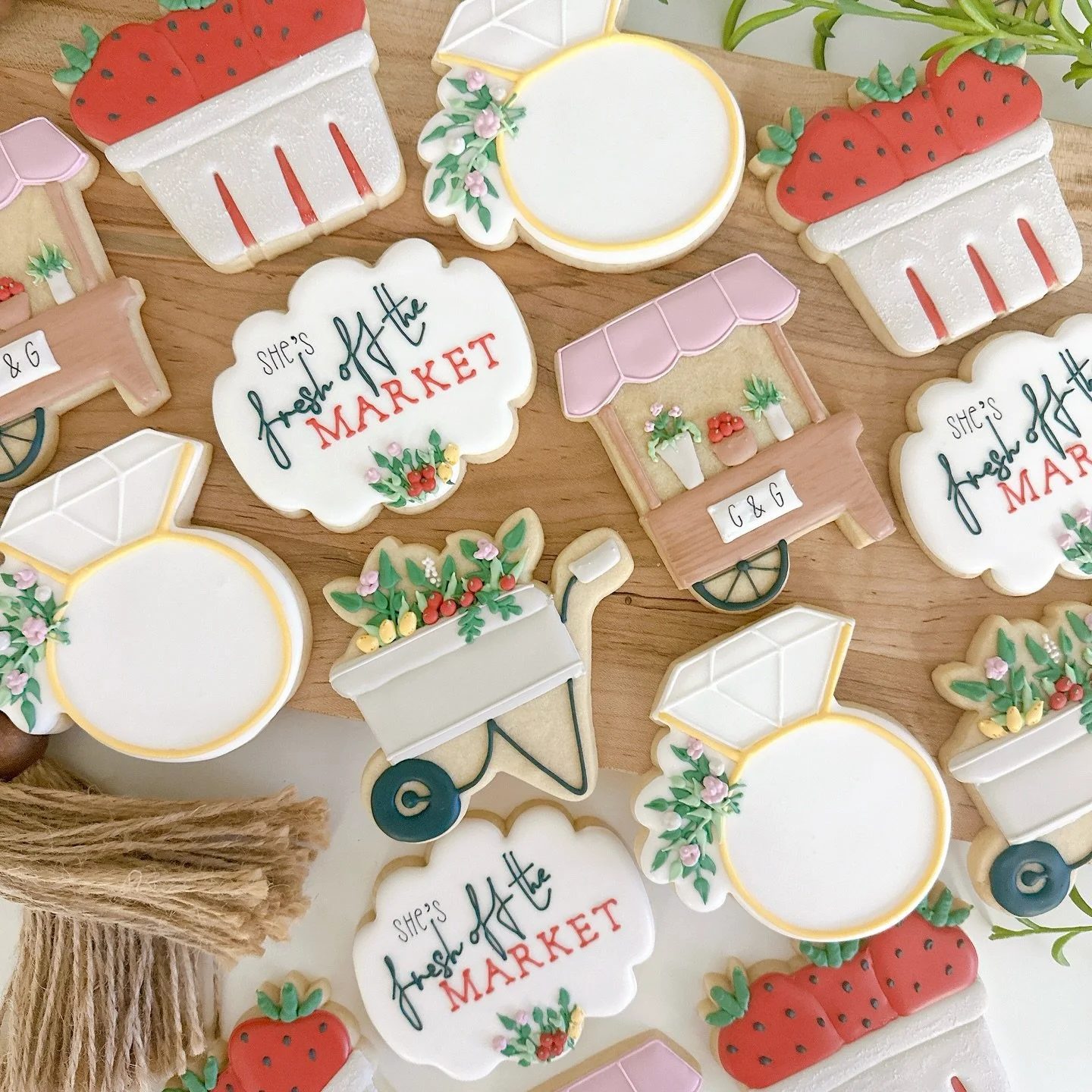 🥕 Fresh Off the Market 🍅

Popular theme last year!

#Michellesbakingobsession #shoplocaldurham #shoplocalcary #weddingcookies #freshoffthemarket
