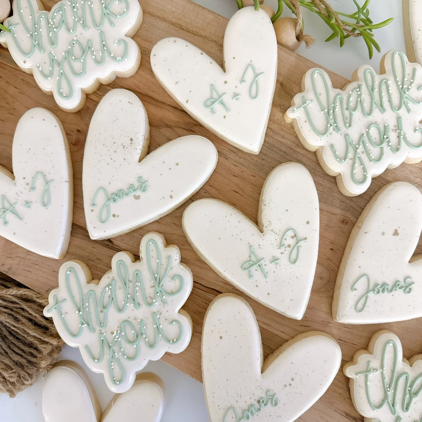 Classy wedding favors 💍

#Michellesbakingobsession #shoplocaldurham #durhamcookies  #smallbusinessdurhamnc #weddingcookies