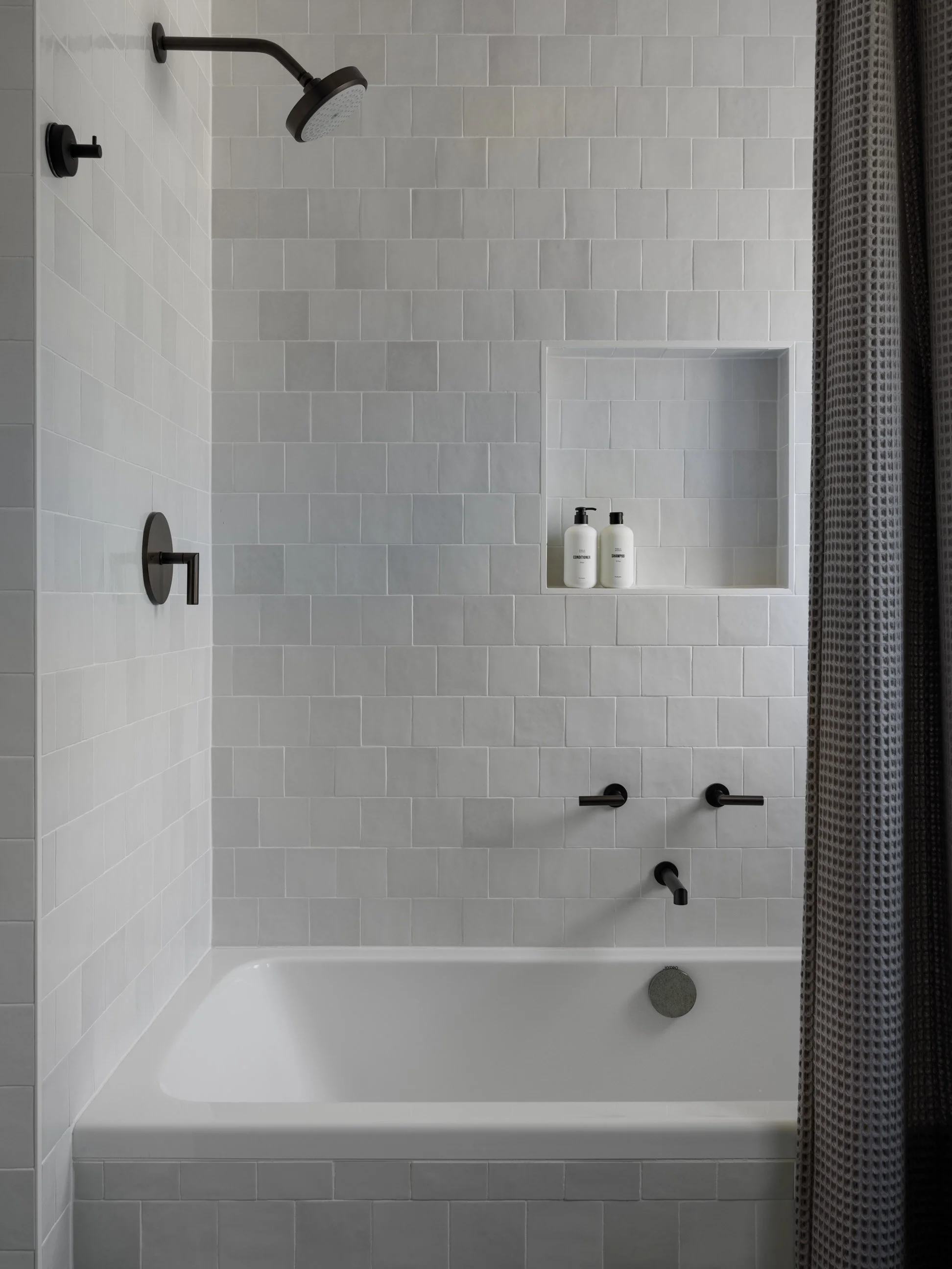 Miranda-Estes-Photography-White Space-HIlltop Tudor-6.jpg