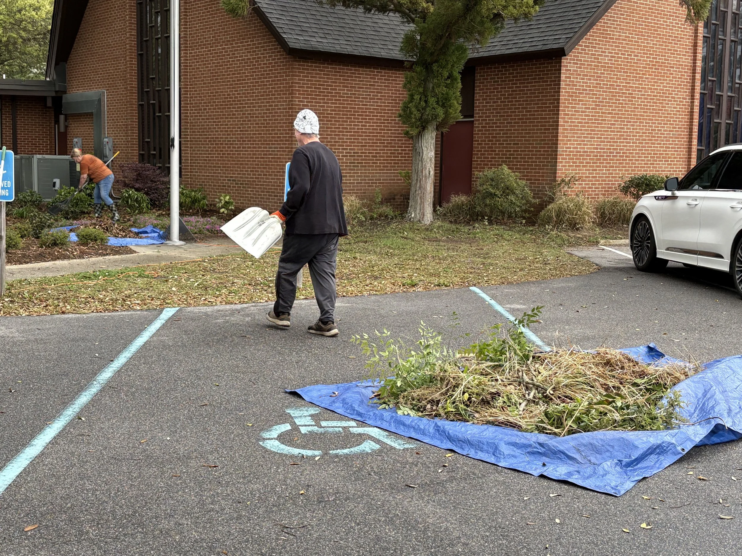 Chruch_Cleanup_Day_5.jpg