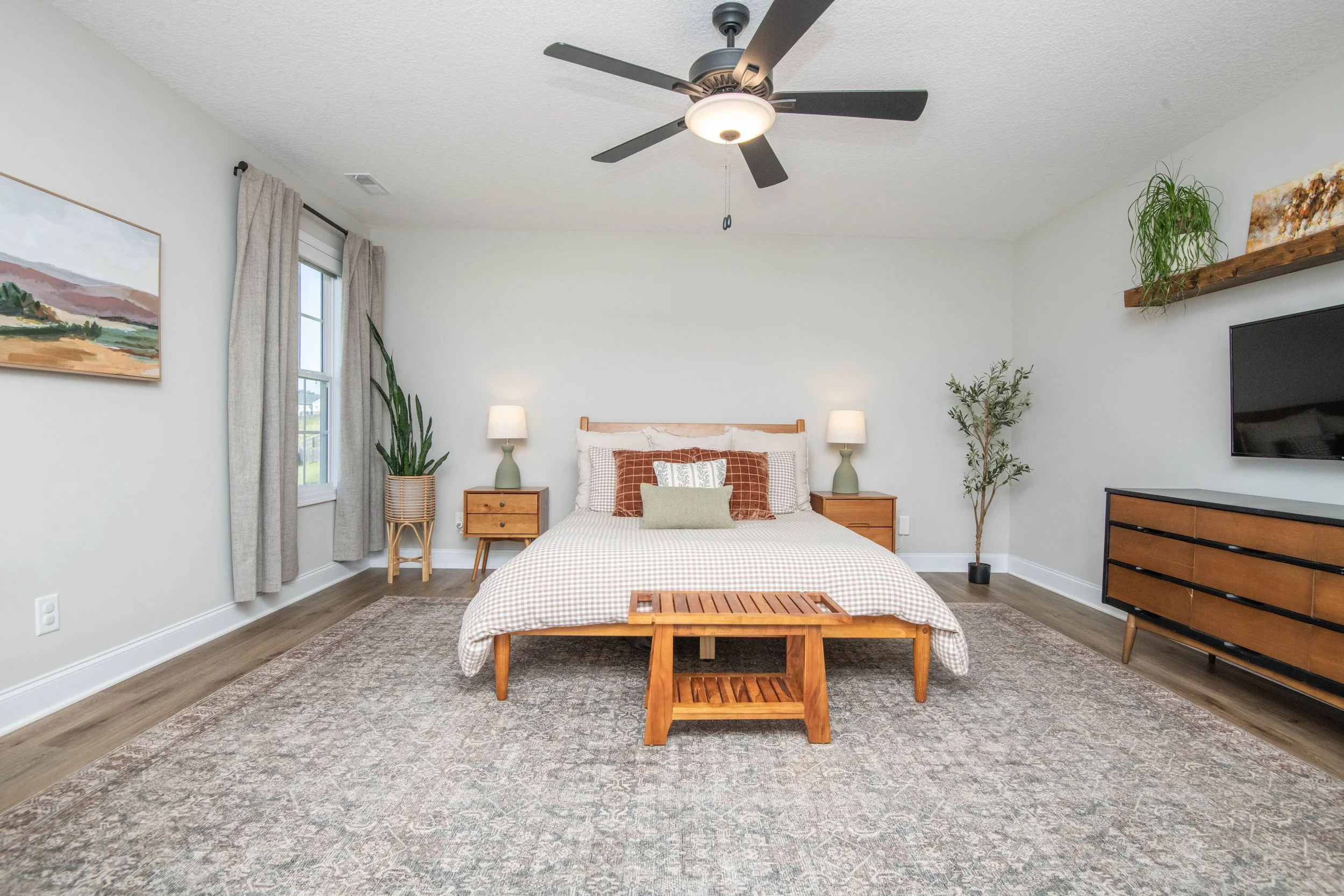 master bed 1.jpg