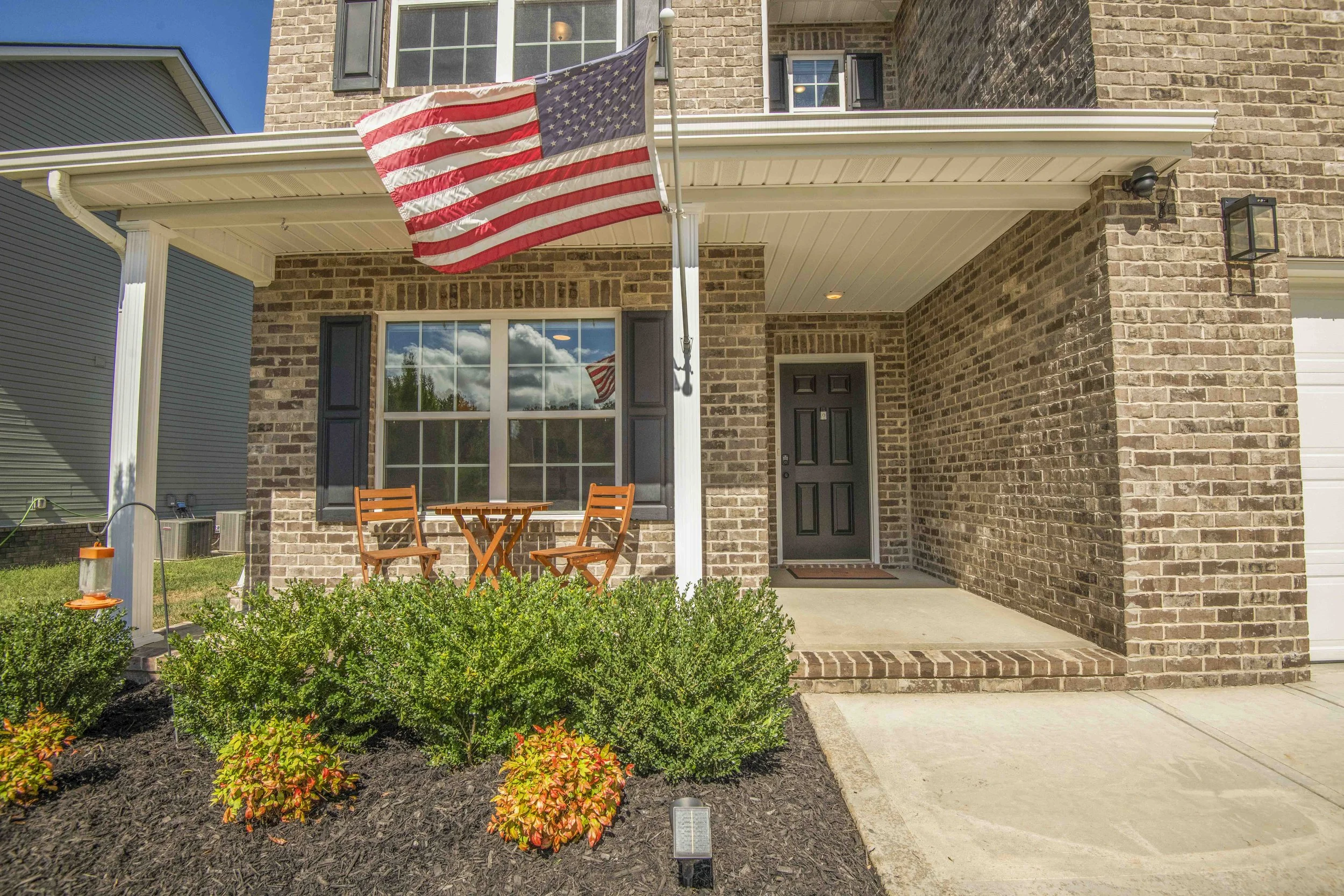 porch 1_1.jpg