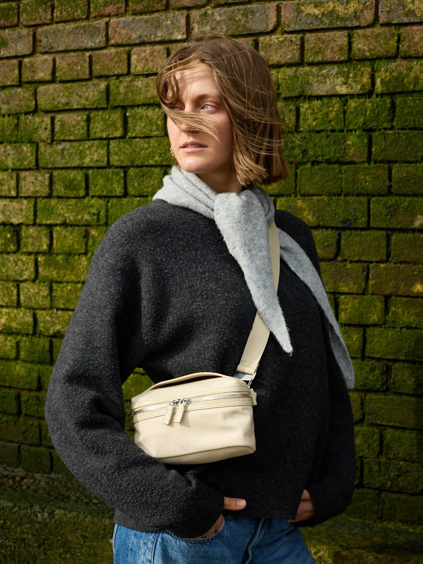 Carnaby in Sand - Ease redefined! Lightweight, weather ready and made to adapt!
