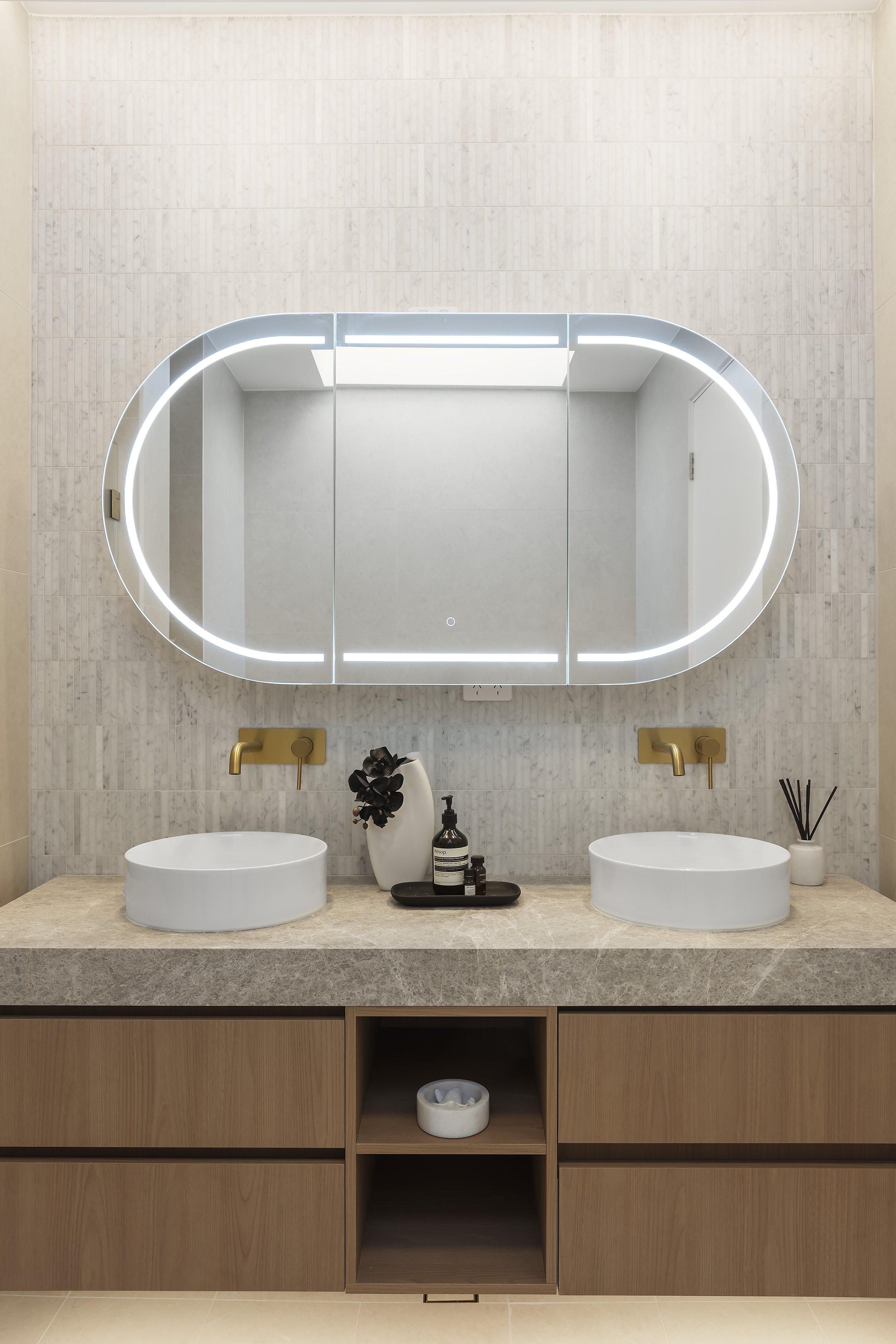 5-Bathroom.jpg