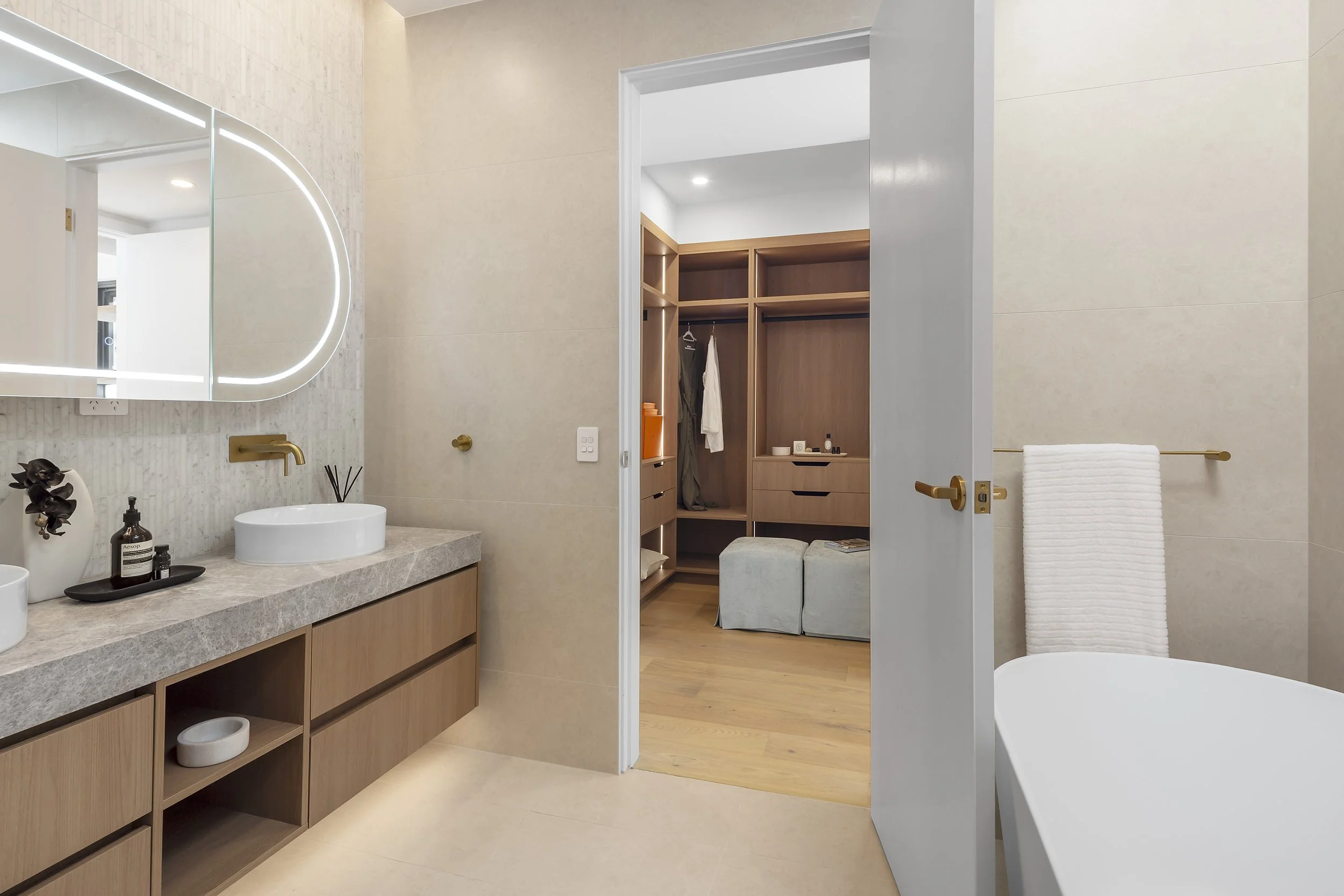 19-Bathroom.jpg