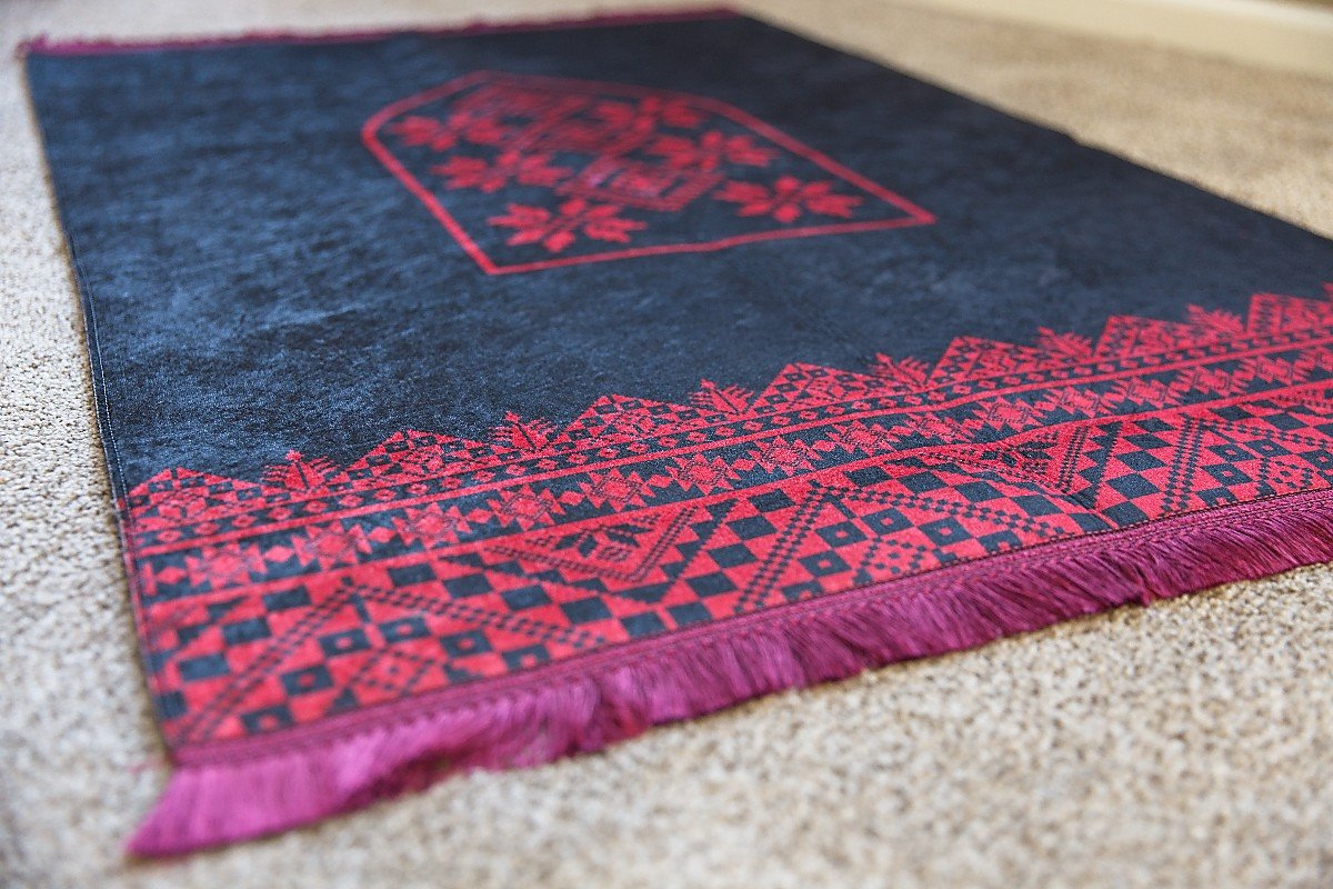 Tarteez Tapestry angle image.jpg