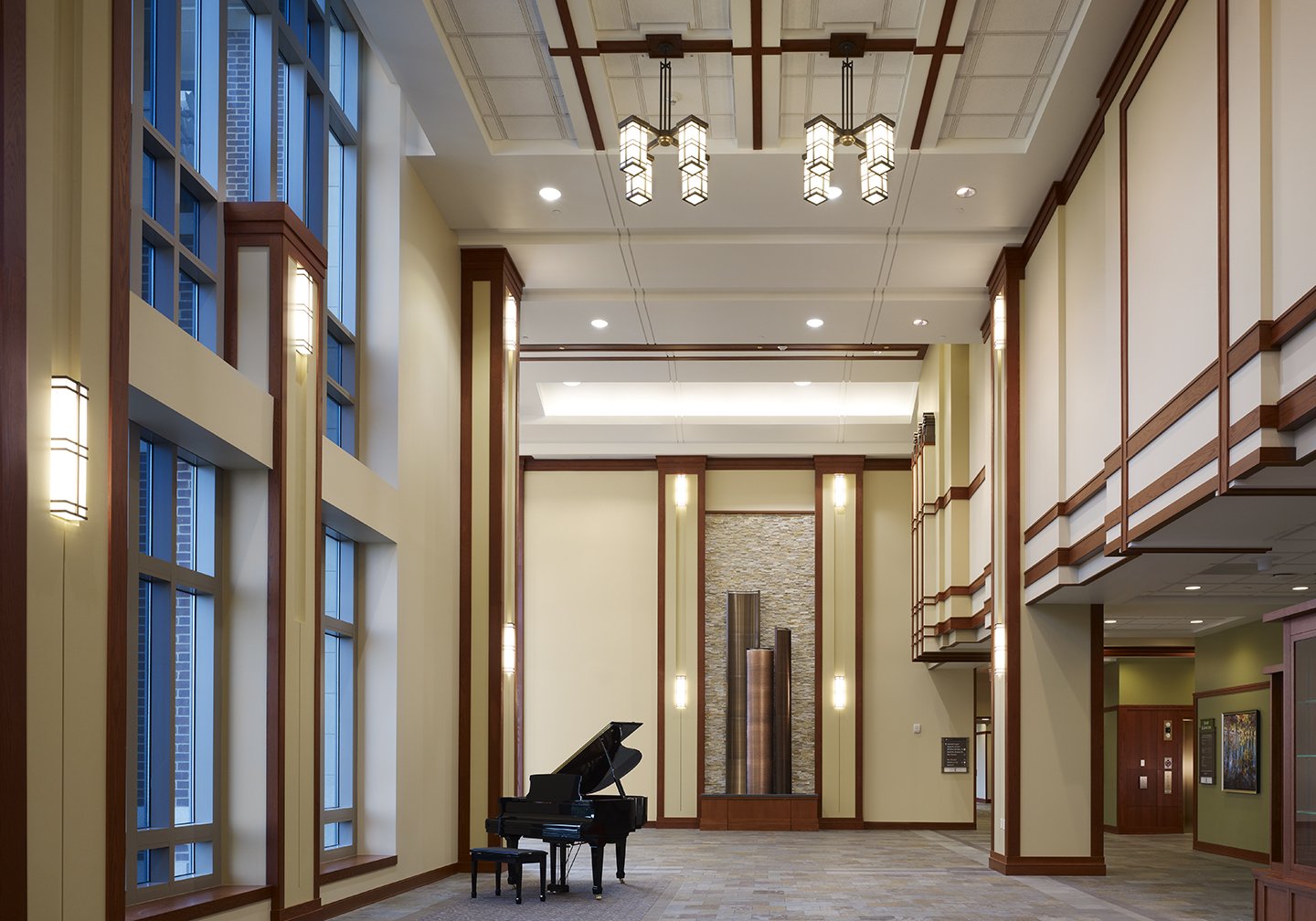 Elmhurst Hosp-East Lobby_01 (PDS).jpg