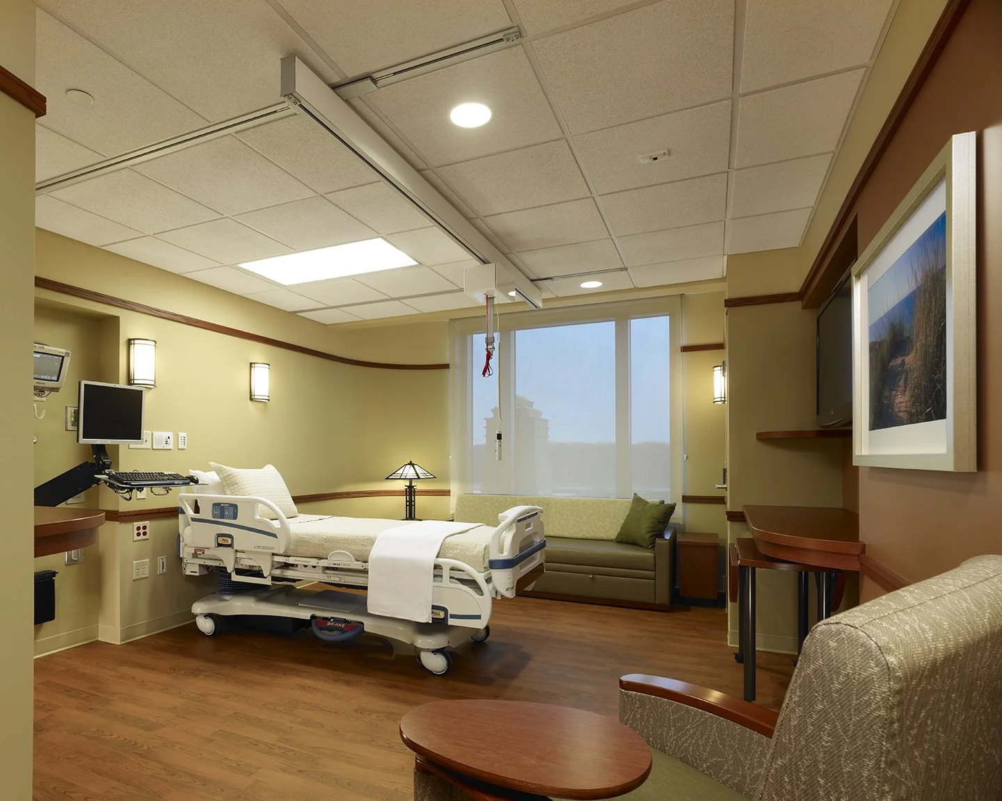 Elmhurst Hosp-Patient Room 2.jpg