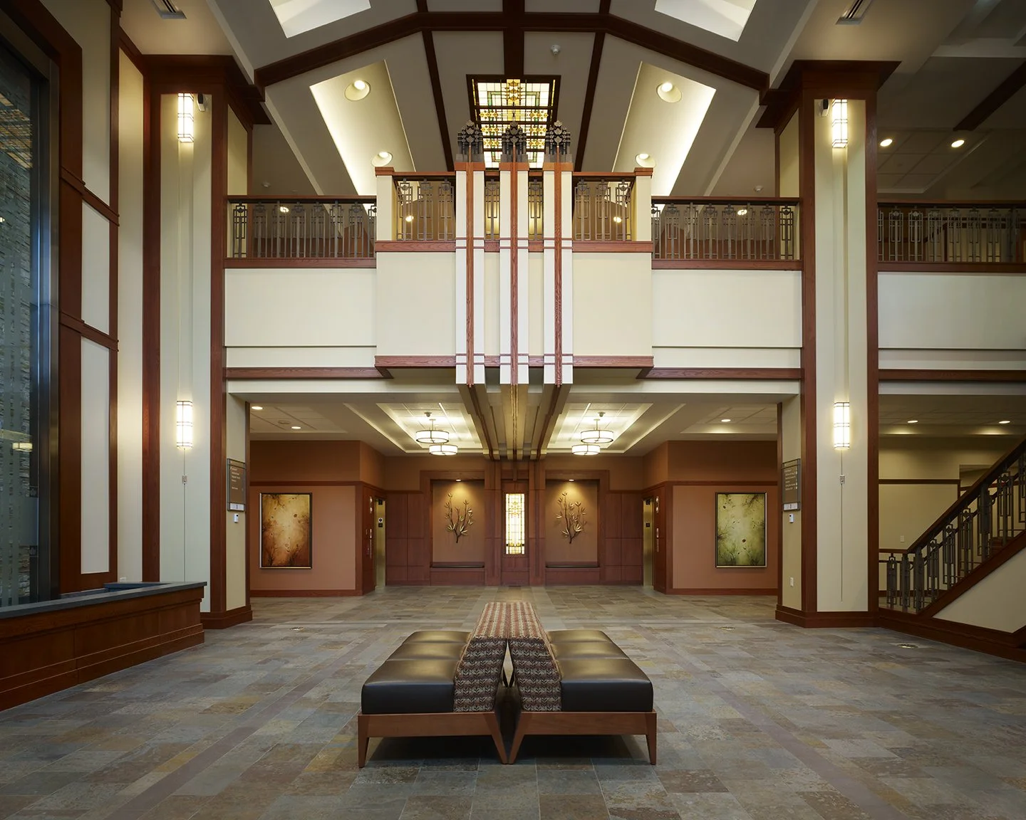 Elmhurst Hosp-Central Lobby (PDS).jpg