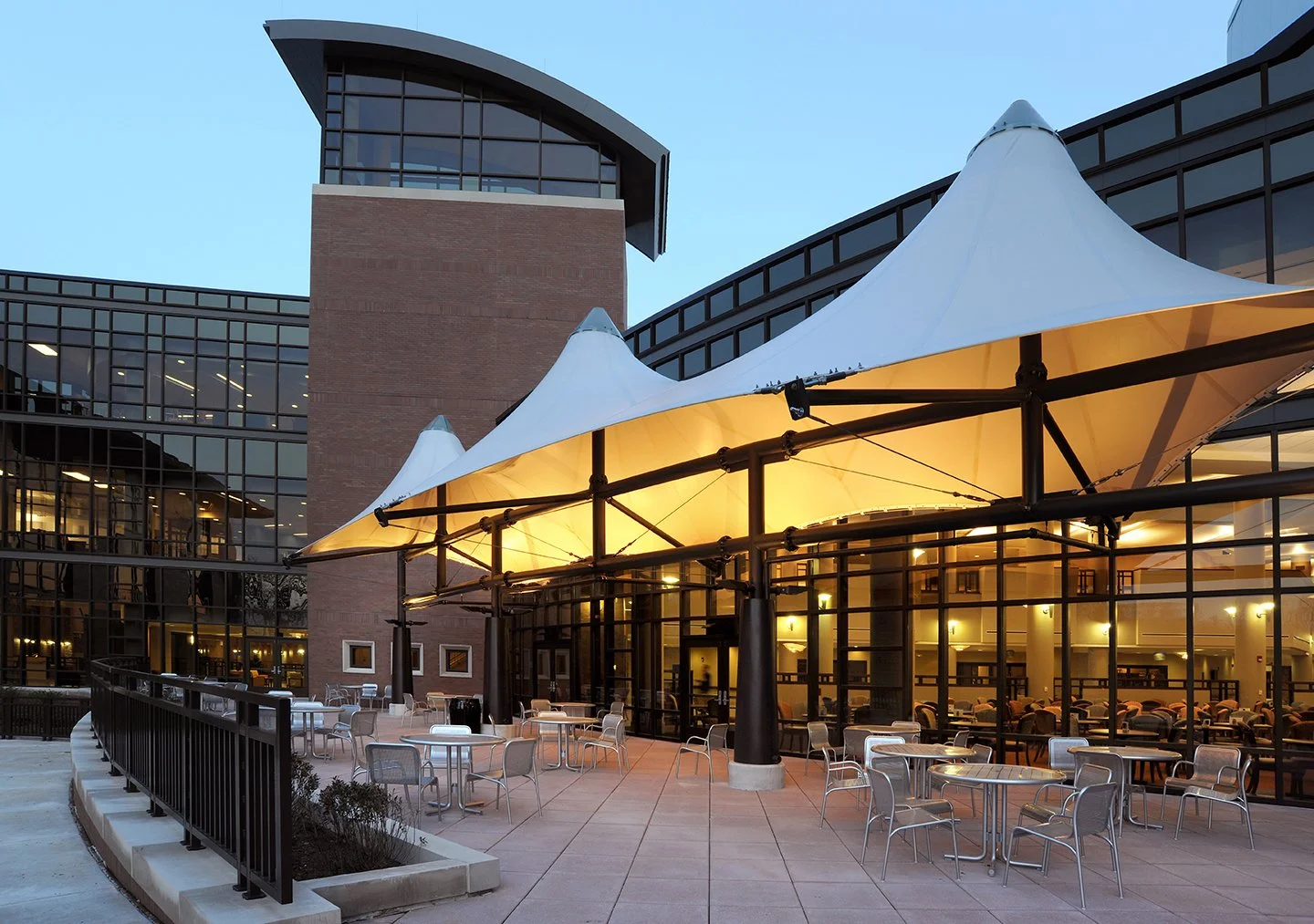 HFWB Hospital Exterior Courtyard 02.jpg